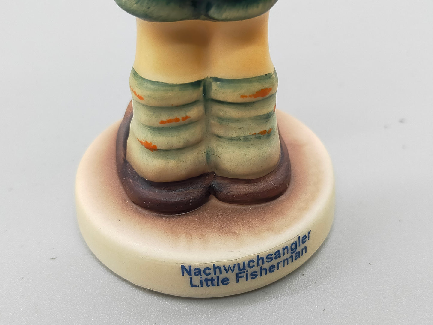 Goebel Hummel Figur "Nachwuchsangler" – Mit Original Verpackung und Zertifikat