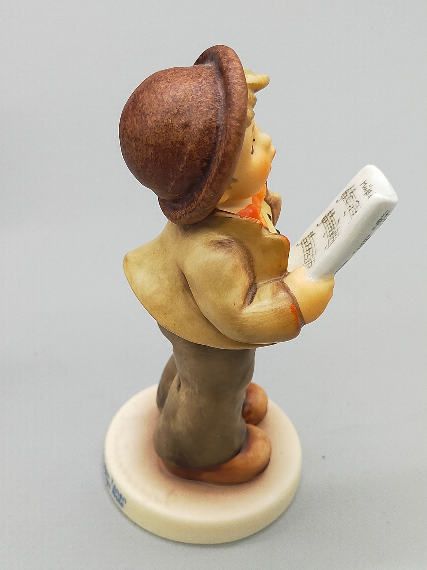 Goebel Hummel Figur "Fescher Sänger" – Mit Original Verpackung und Zertifikat