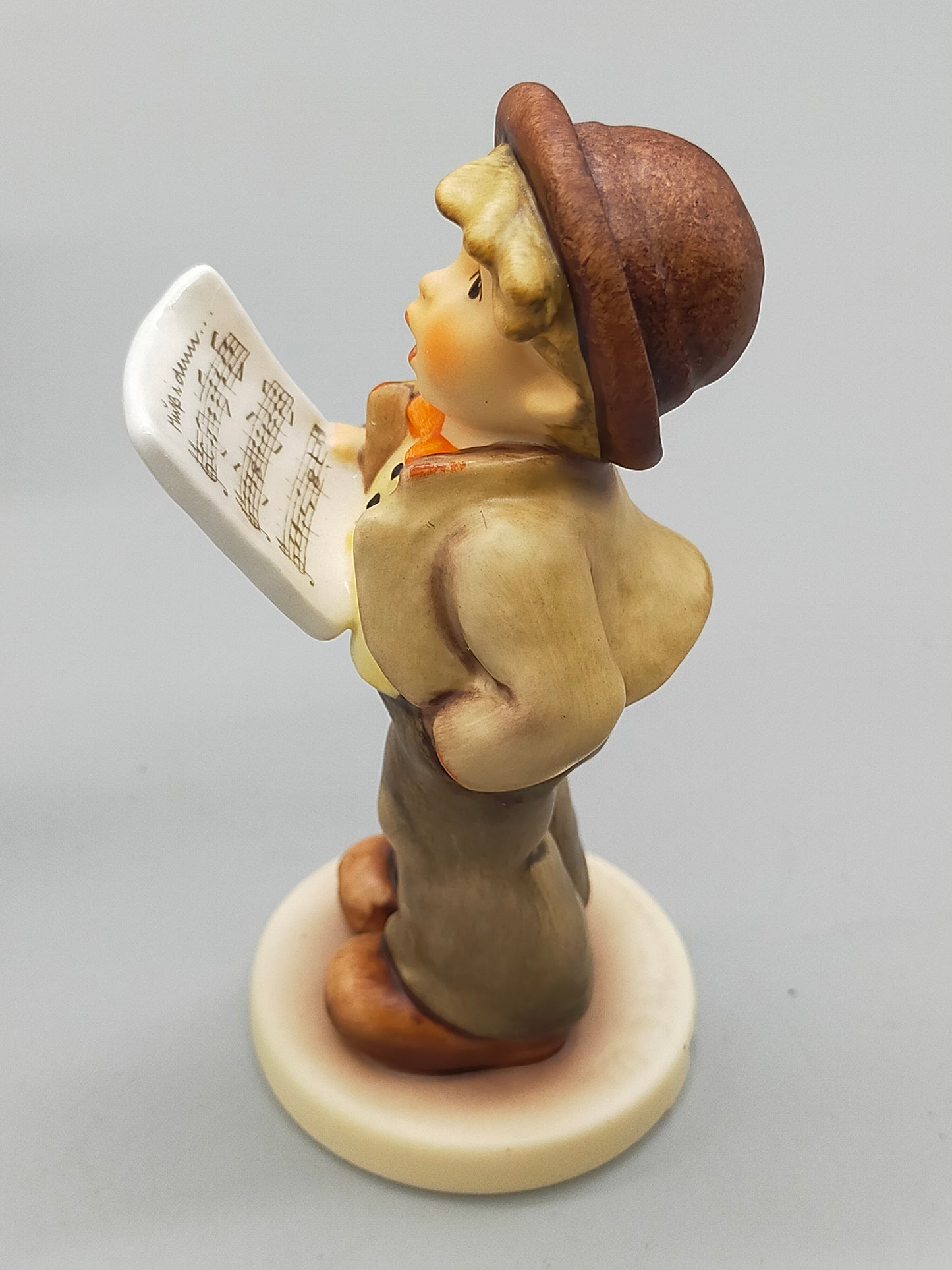 Goebel Hummel Figur "Fescher Sänger" – Mit Original Verpackung und Zertifikat