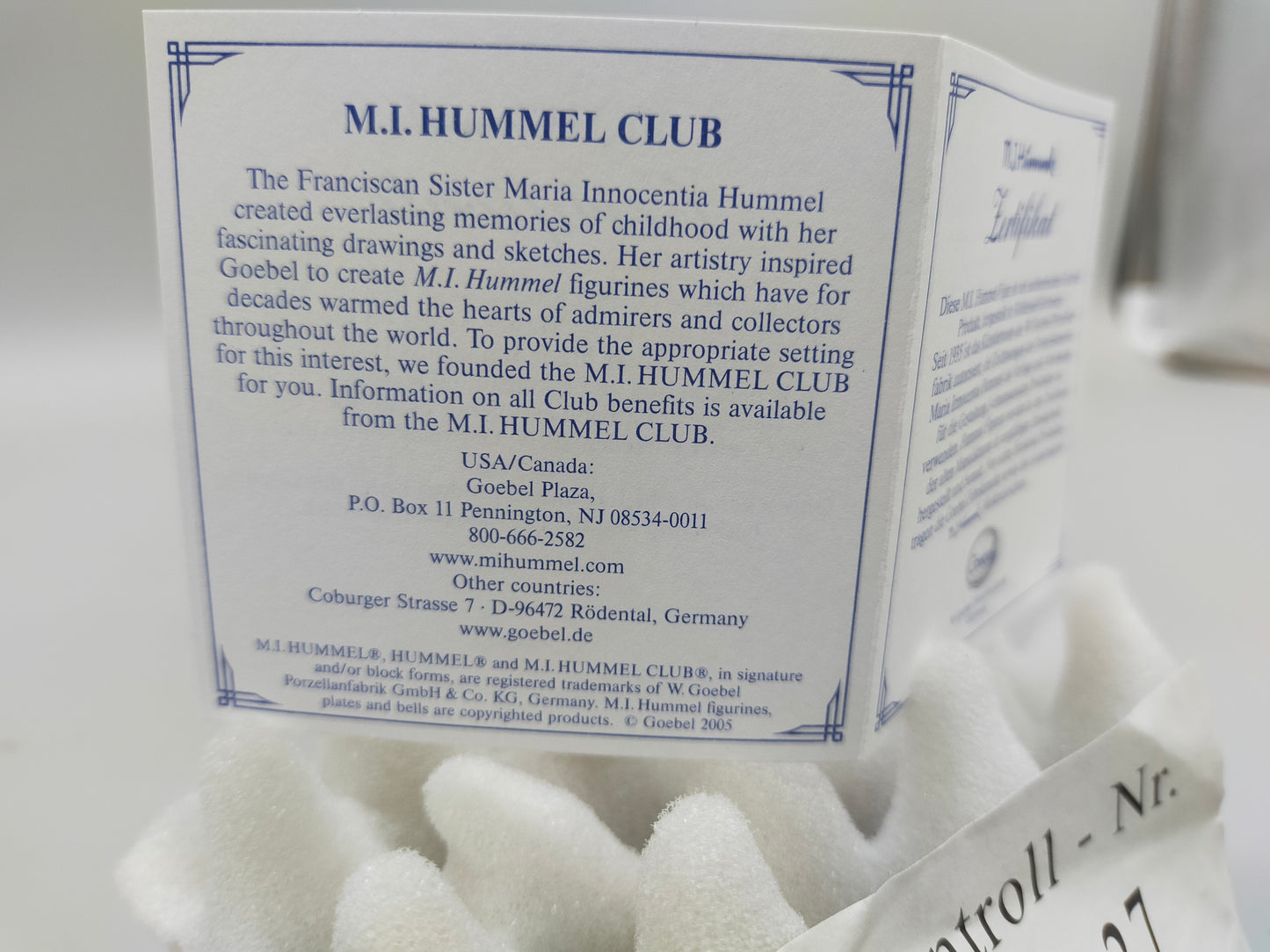 Goebel Hummel Figur "Fescher Sänger" – Mit Original Verpackung und Zertifikat