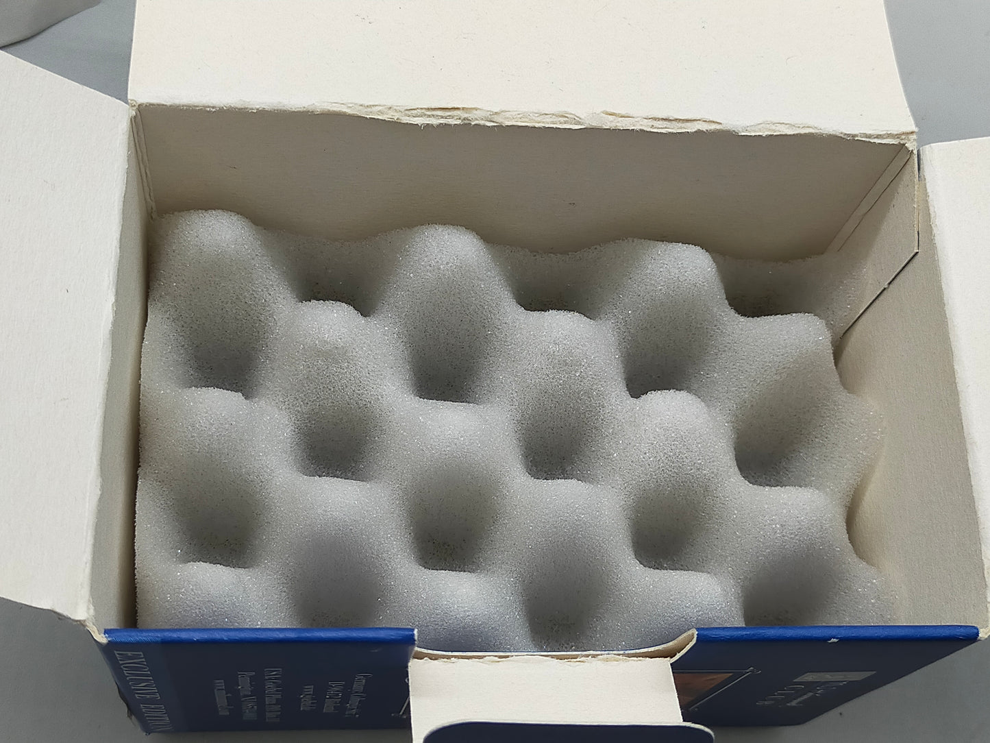 Goebel Hummel Figur "Fescher Sänger" – Mit Original Verpackung und Zertifikat