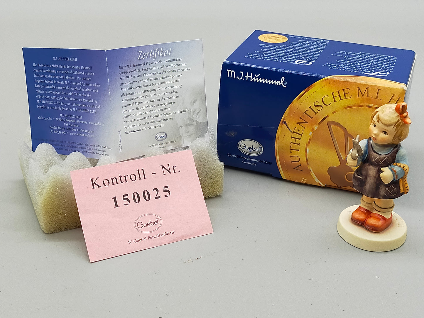 Goebel Hummel Figur "Schneiderin" – Mit Original Verpackung und Zertifikat