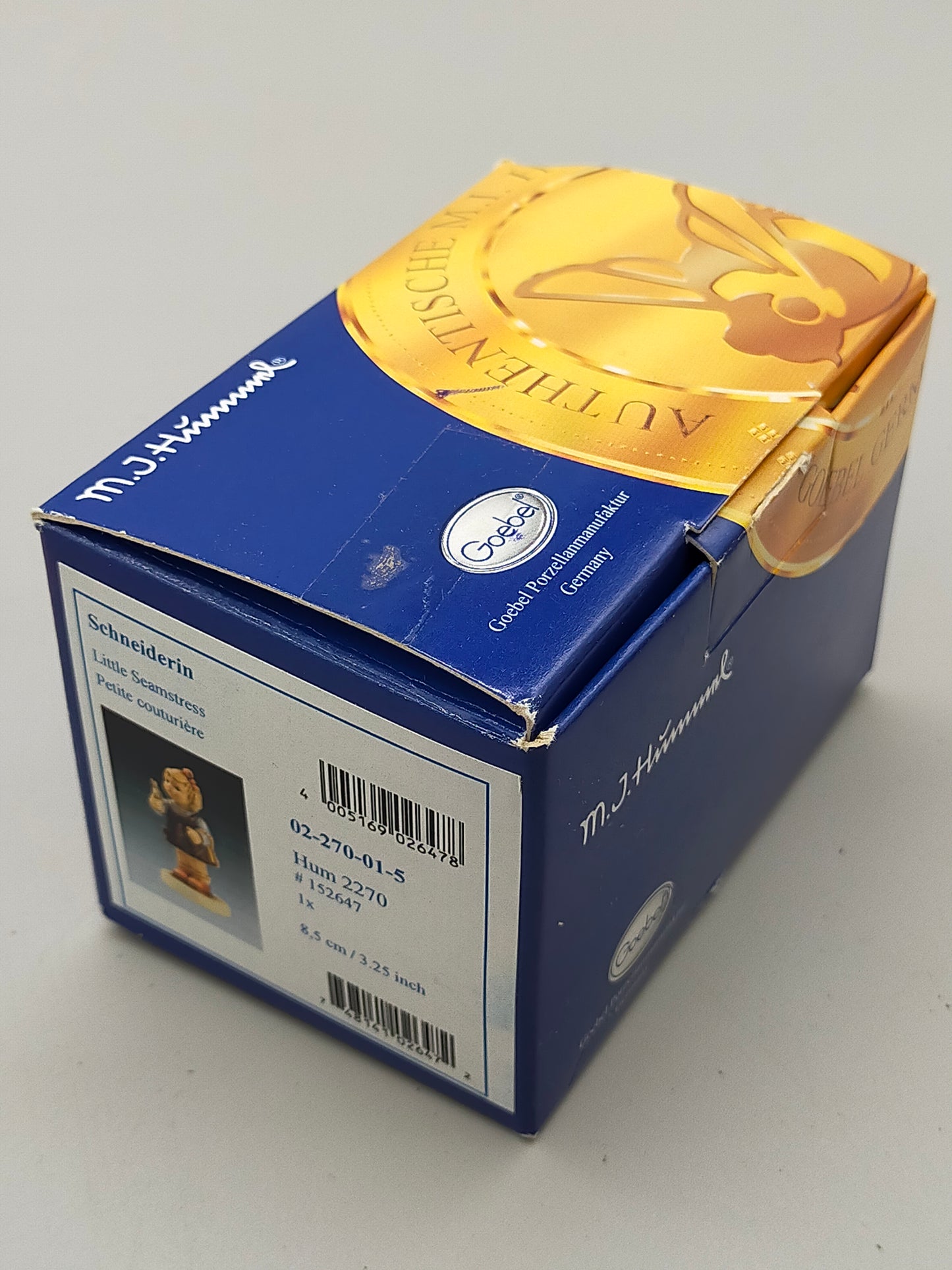 Goebel Hummel Figur "Schneiderin" – Mit Original Verpackung und Zertifikat