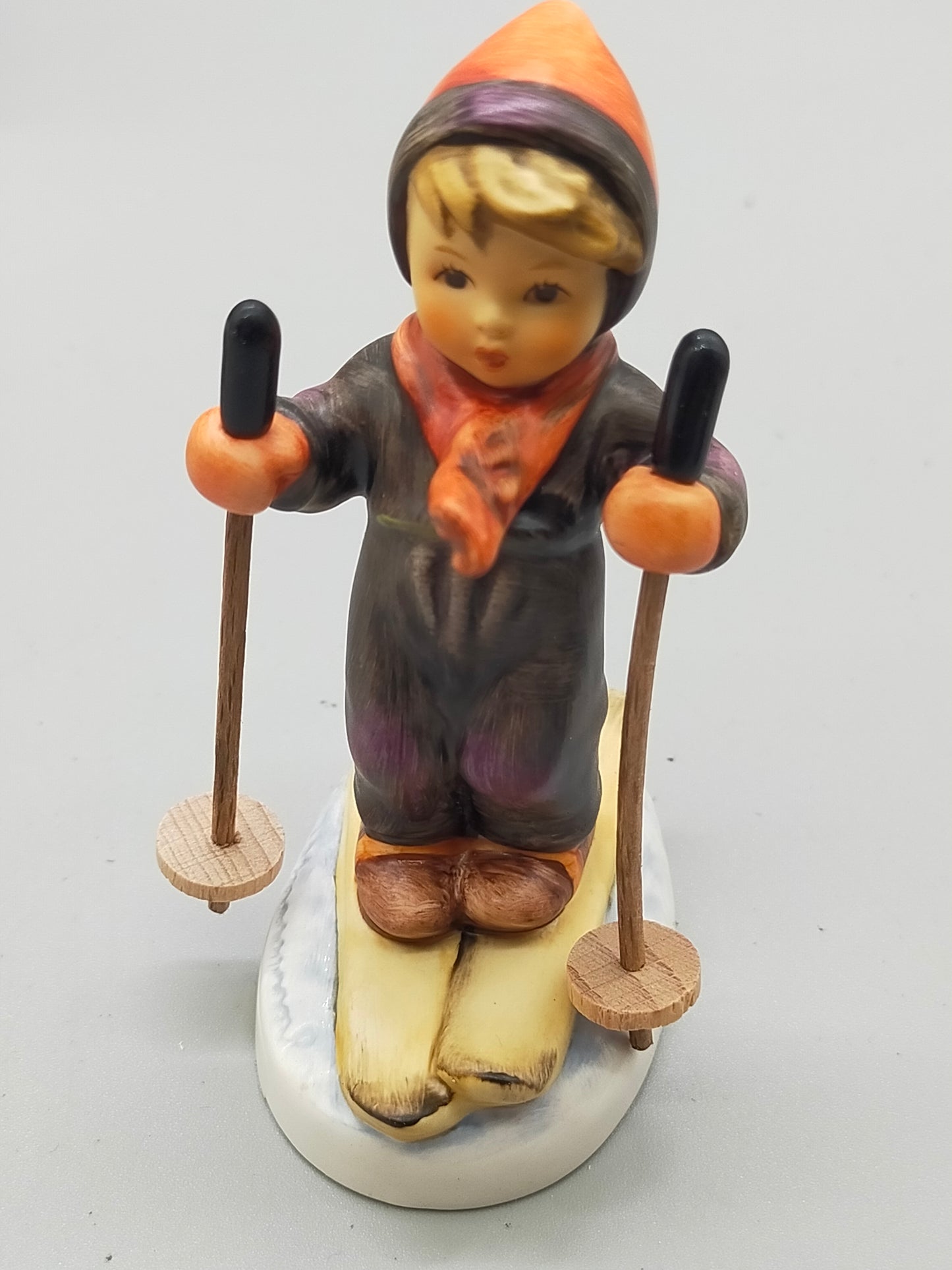 Goebel Hummel Figur "Ski-Heil / Skier" – Mit Original Verpackung