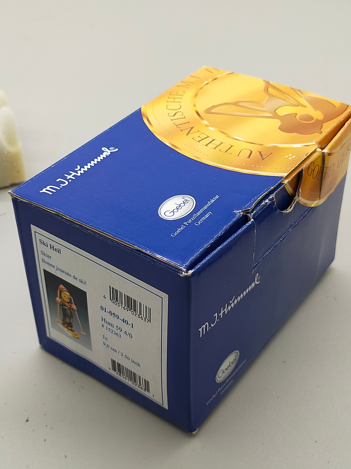 Goebel Hummel Figur "Ski-Heil / Skier" – Mit Original Verpackung
