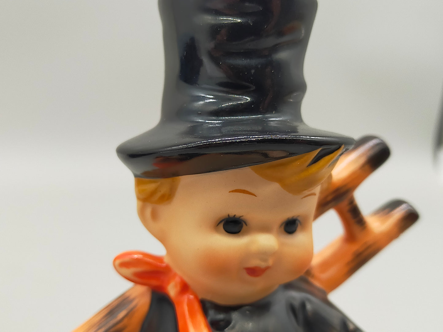Goebel Hummel Figur "Schornsteinfeger" – Mit OriginalVerpackung und Zertifikat