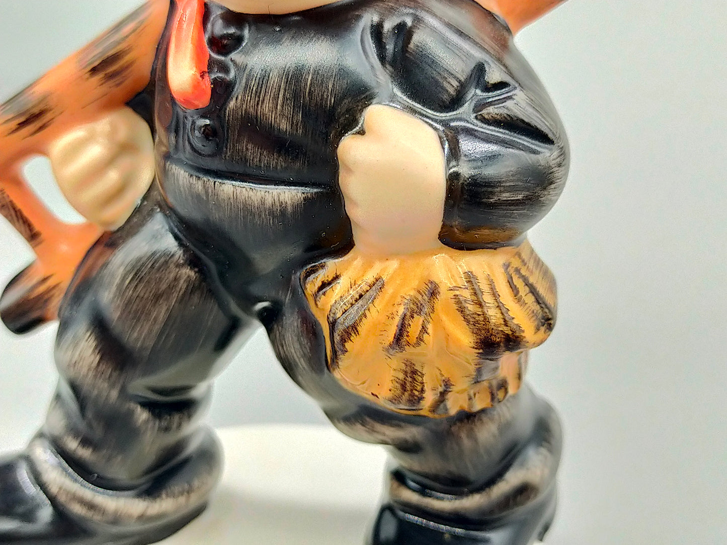 Goebel Hummel Figur "Schornsteinfeger" – Mit OriginalVerpackung und Zertifikat