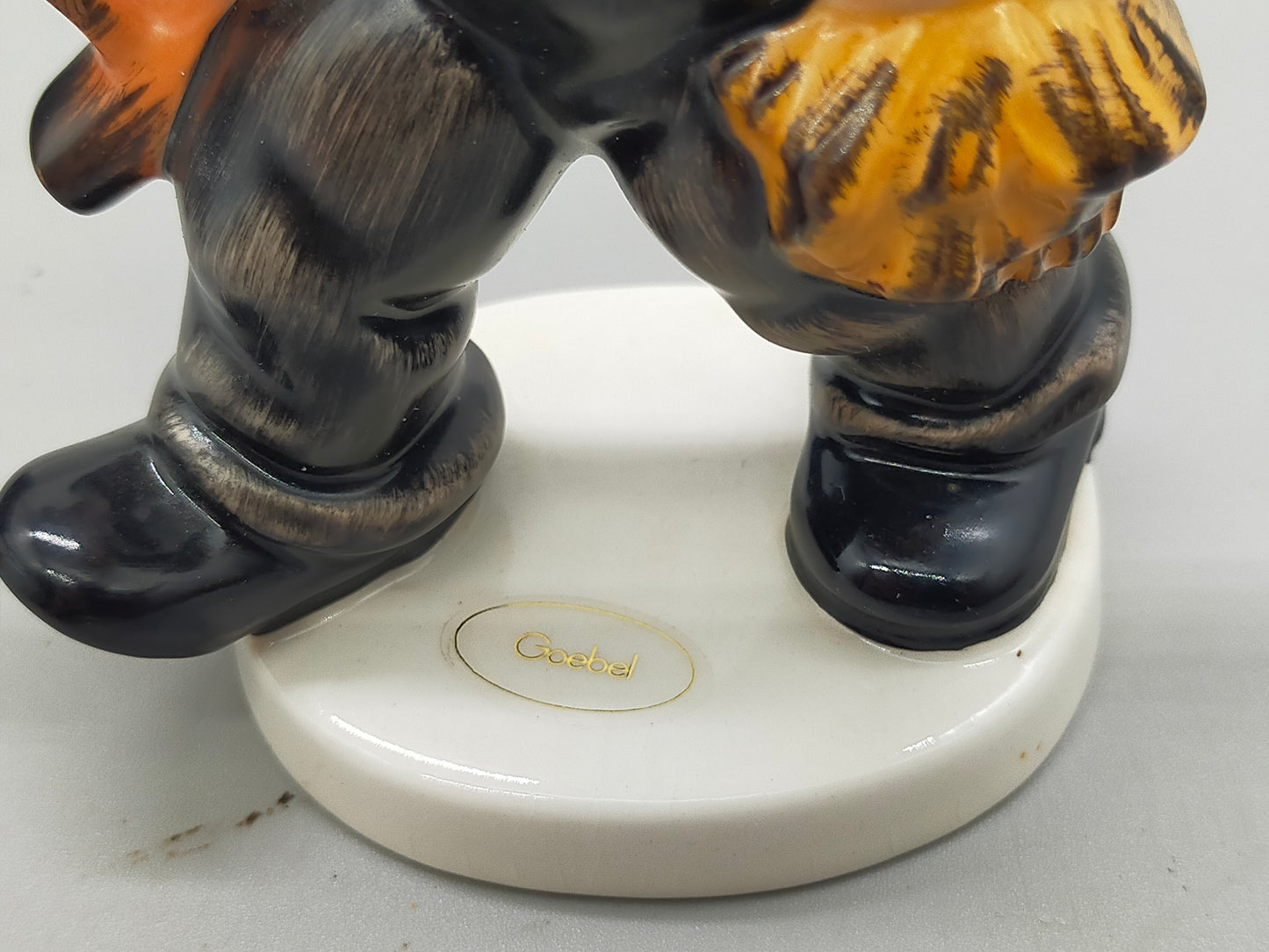 Goebel Hummel Figur "Schornsteinfeger" – Mit OriginalVerpackung und Zertifikat
