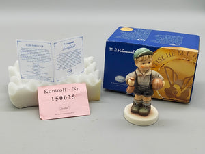 Goebel Hummel Figur "Gewonnen" – Mit Original Verpackung und Zertifikat