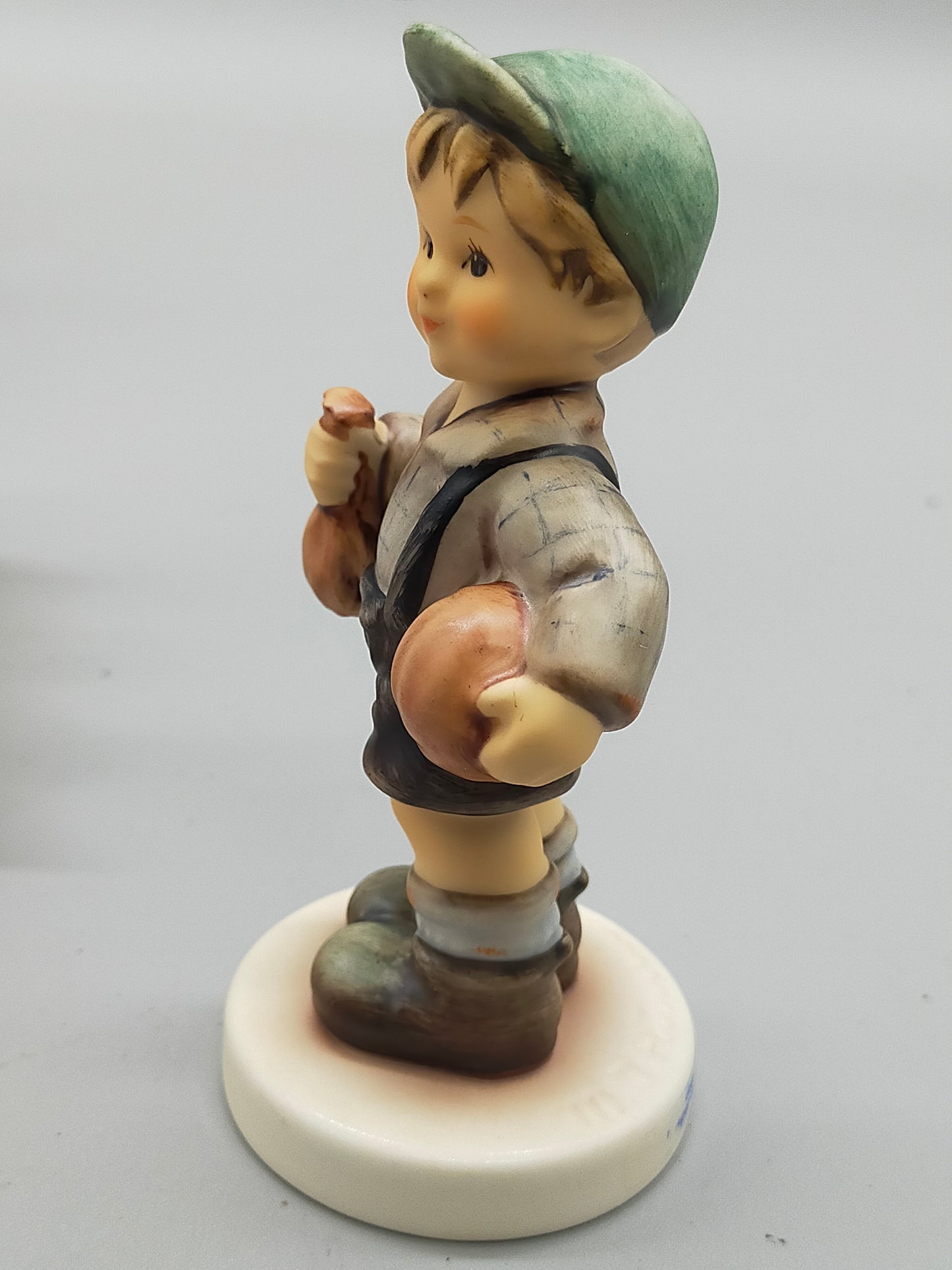 Goebel Hummel Figur "Gewonnen" – Mit Original Verpackung und Zertifikat