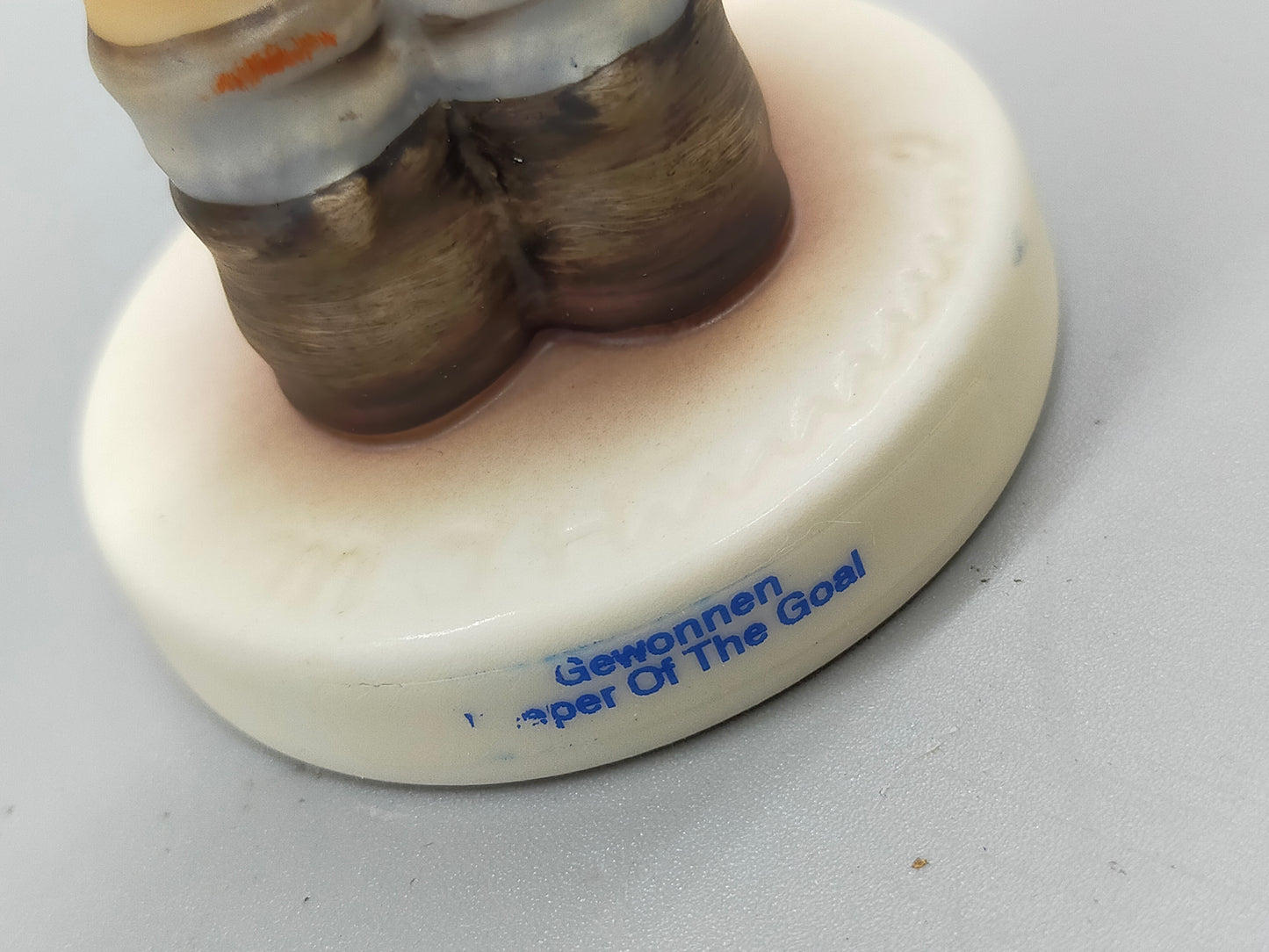 Goebel Hummel Figur "Gewonnen" – Mit Original Verpackung und Zertifikat