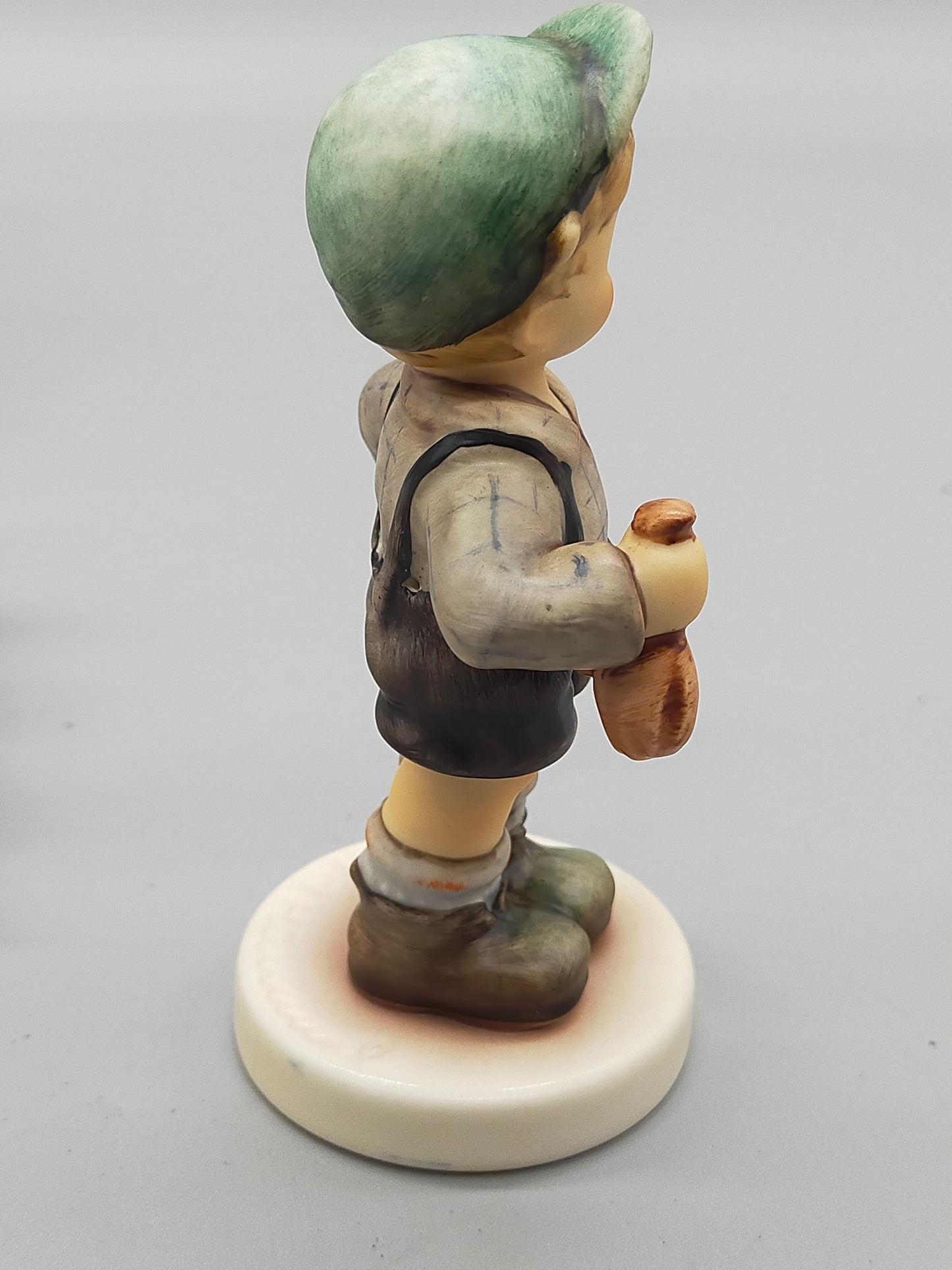 Goebel Hummel Figur "Gewonnen" – Mit Original Verpackung und Zertifikat