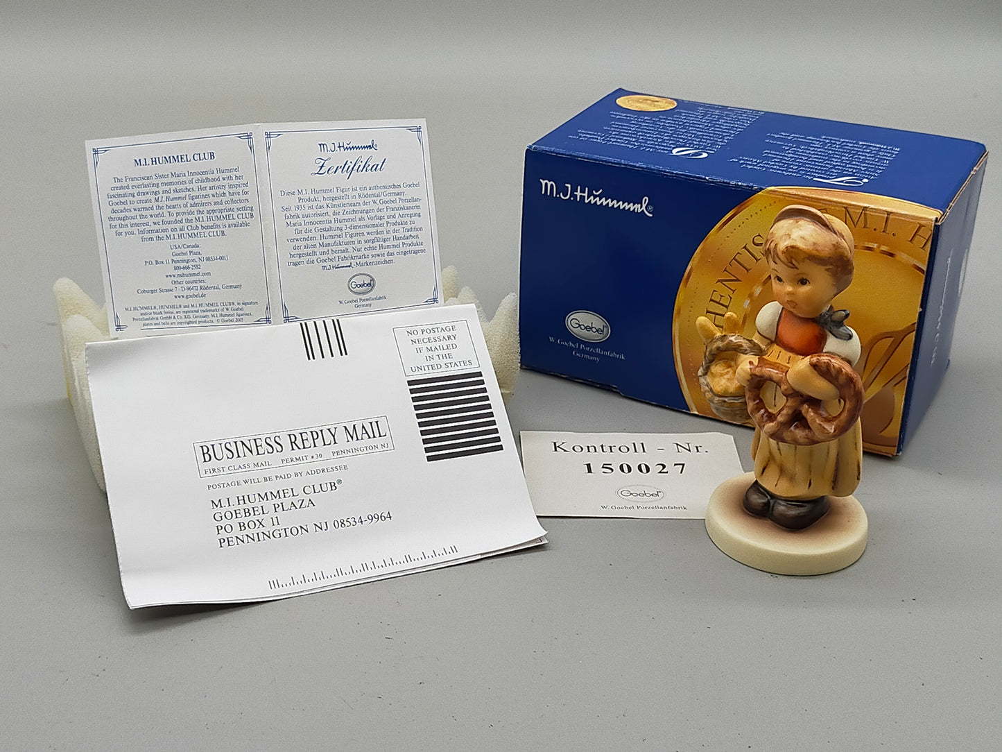 Goebel Hummel Figur "Frisch gebacken / Pretzel Girl" – Mit OVP & Zertifikat