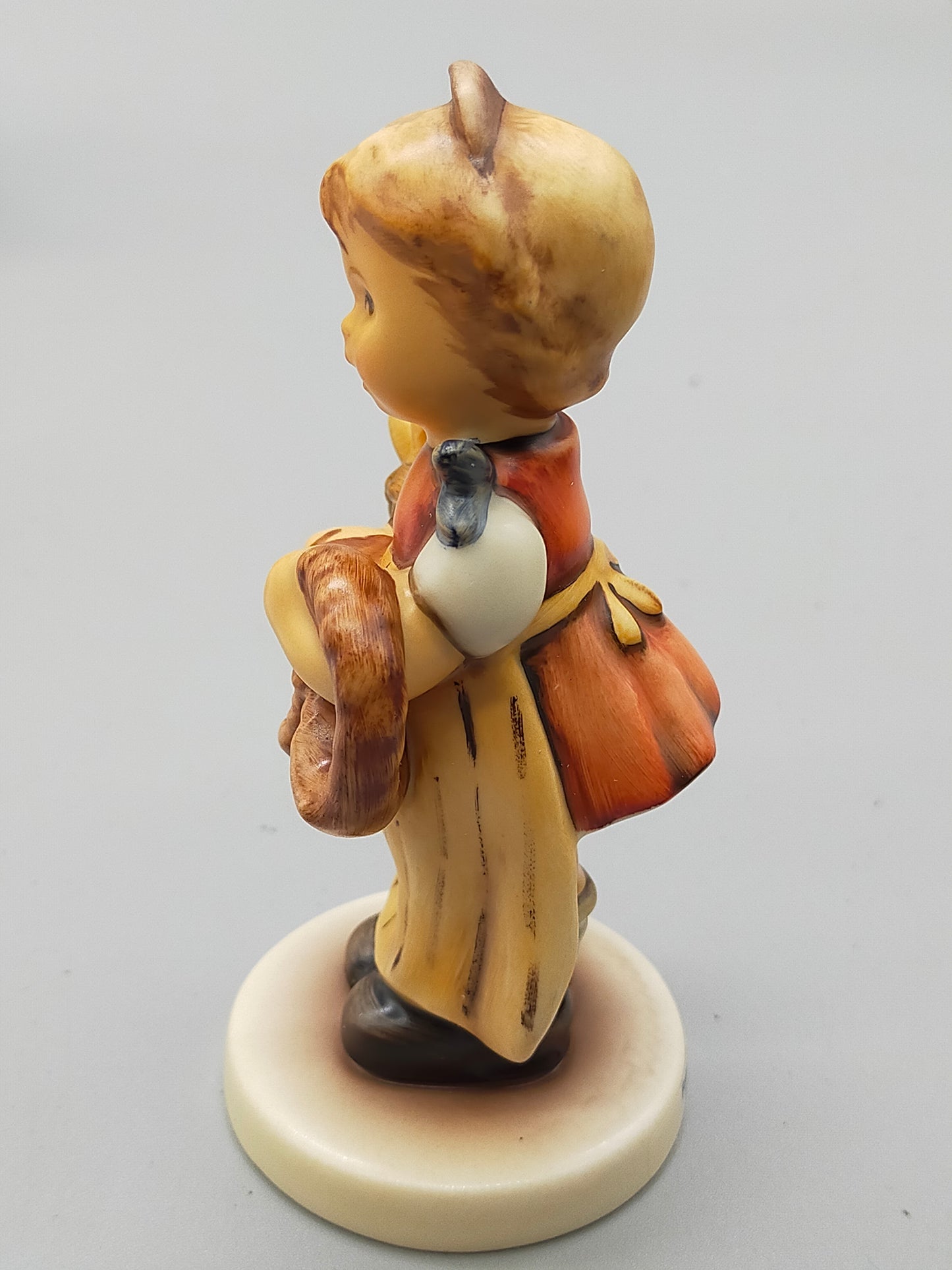 Goebel Hummel Figur "Frisch gebacken / Pretzel Girl" – Mit OVP & Zertifikat