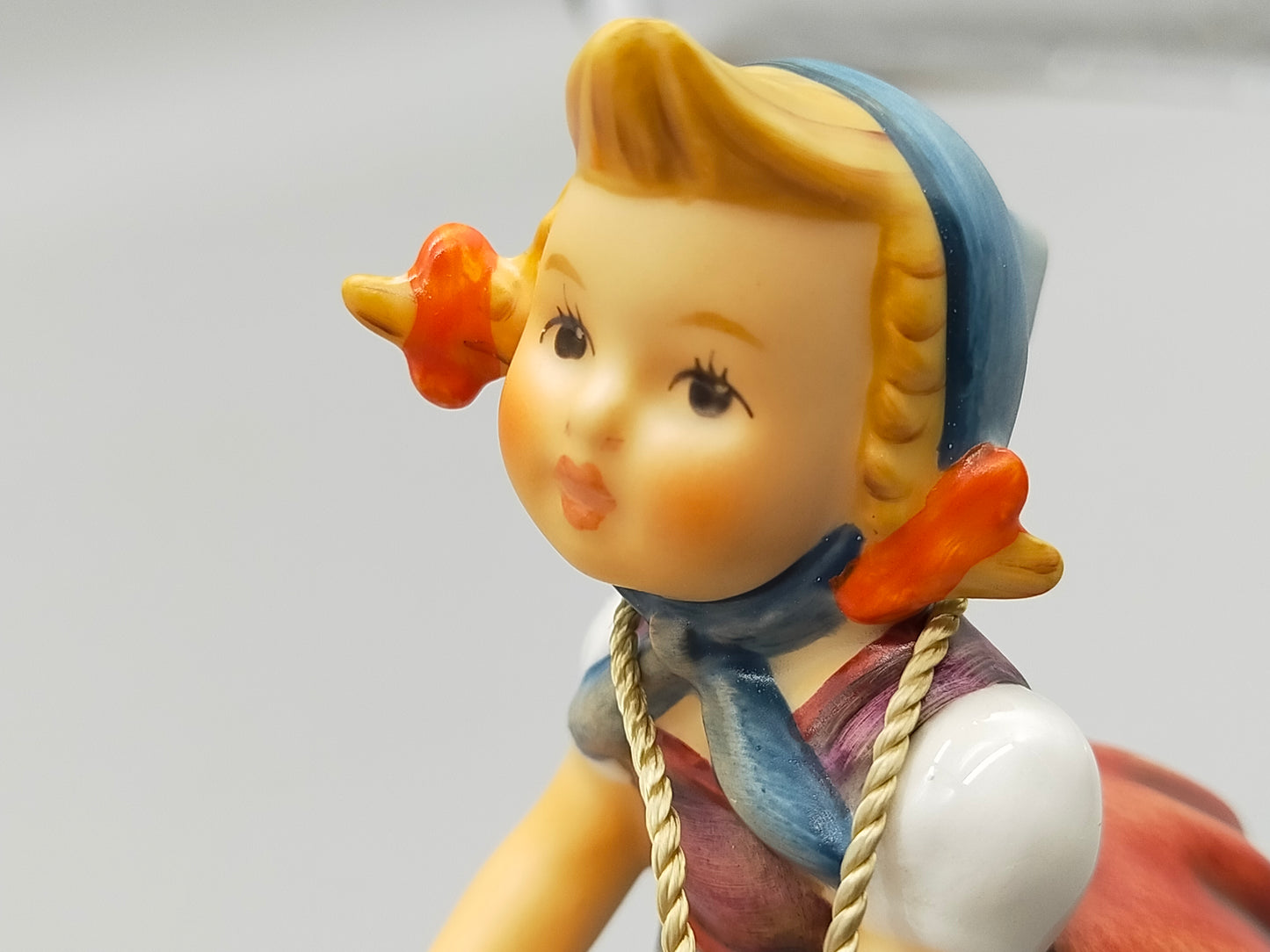 Goebel Hummel Figur Fleißiges Lieschen Mit OVP und Zertifikat