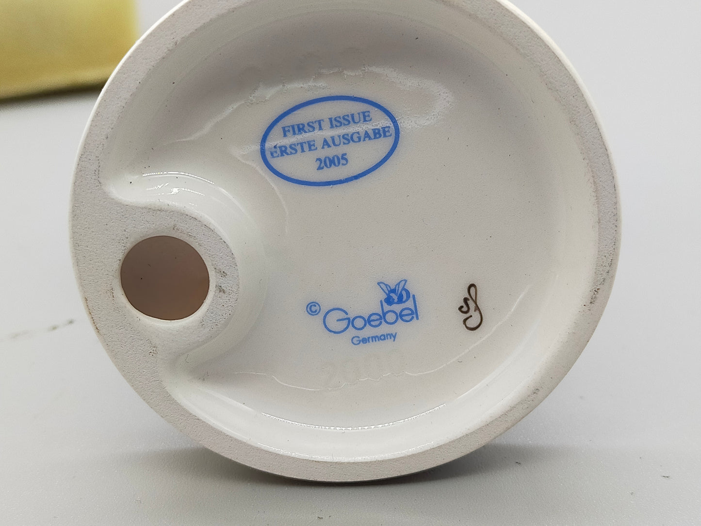 Goebel Hummel Figur "Eilbotin" – Mit Original Verpackung und Zertifikat