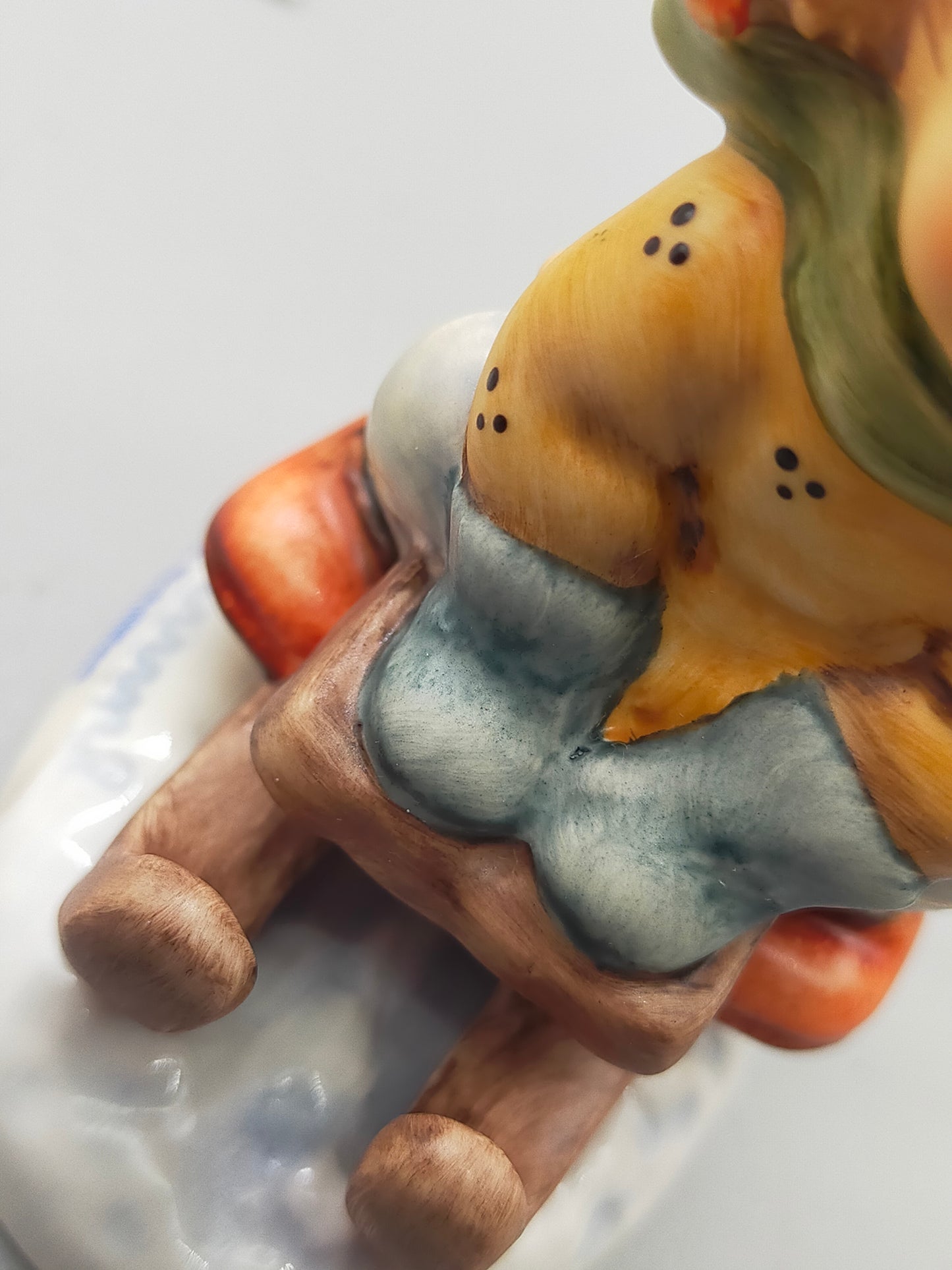Goebel Hummel Figur "Mein erster Schlitten" – Mit OVP und Zertifikat