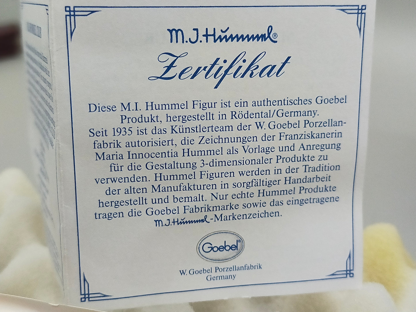 Goebel Hummel Figur "Regnet's?" – Mit Original Verpackung und Zertifikat
