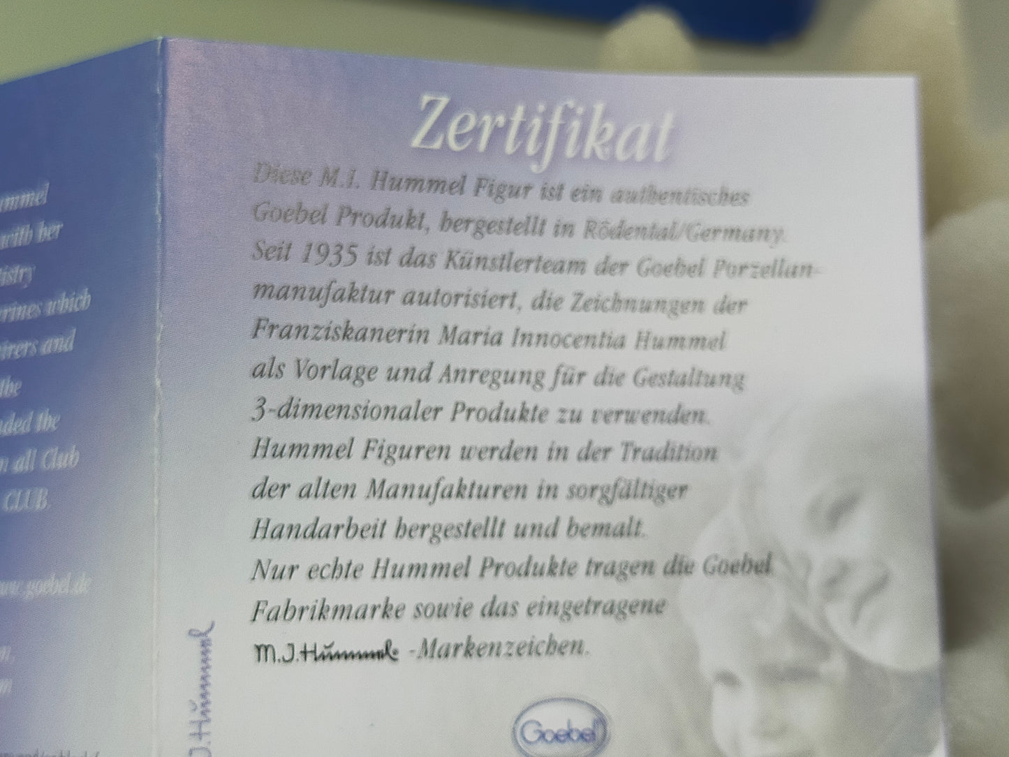 Goebel Hummel Figur Ein Sträußchen in Ehren Mit OVP und Zertifikat