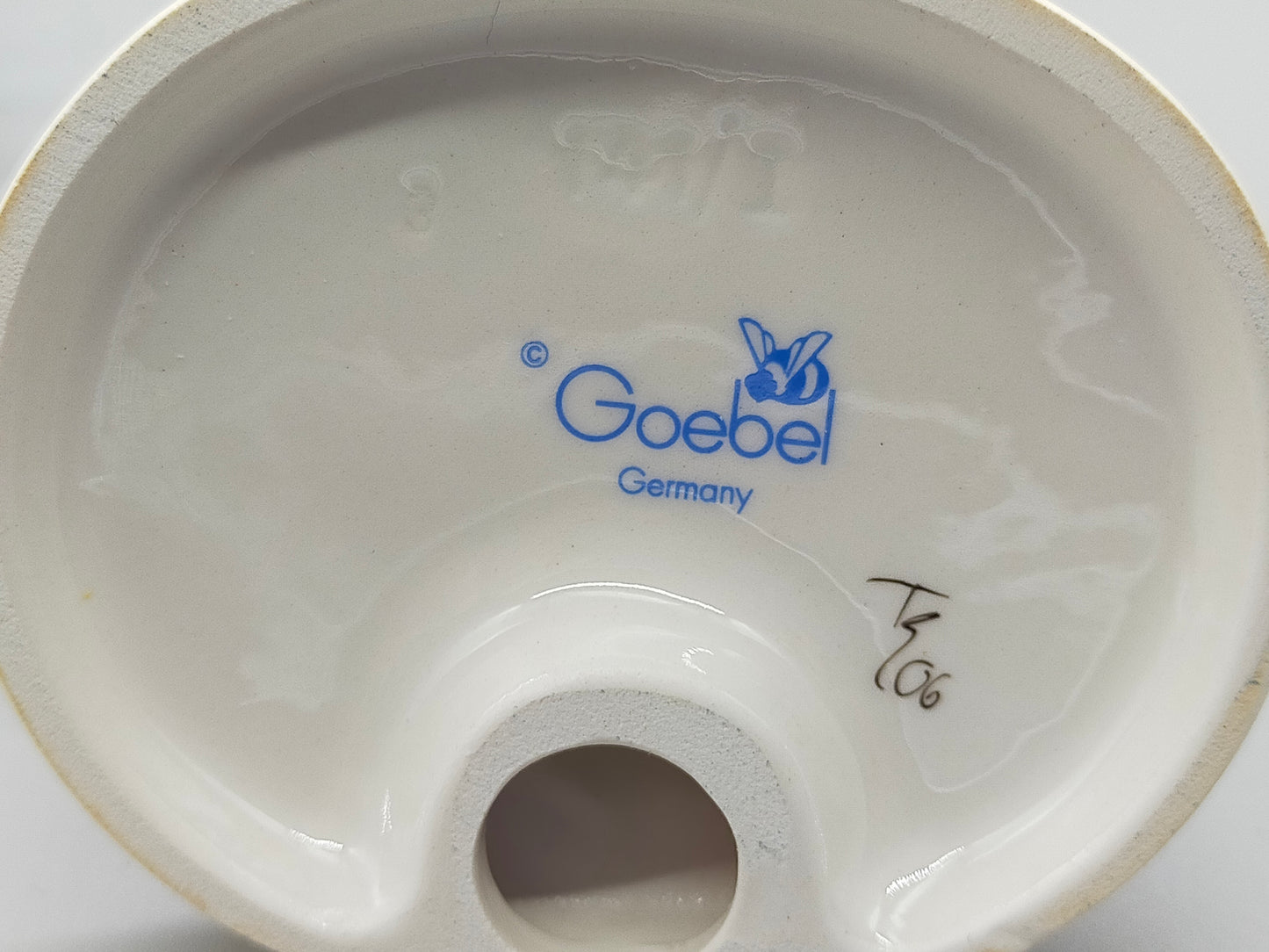 Goebel Hummel Figur "Apple Tree Girl" – Mit Original Verpackung und Zertifikat