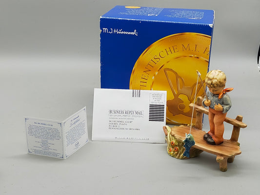 Goebel Hummel Figur "Petri Heil" – Mit Original Verpackung und Zertifikat