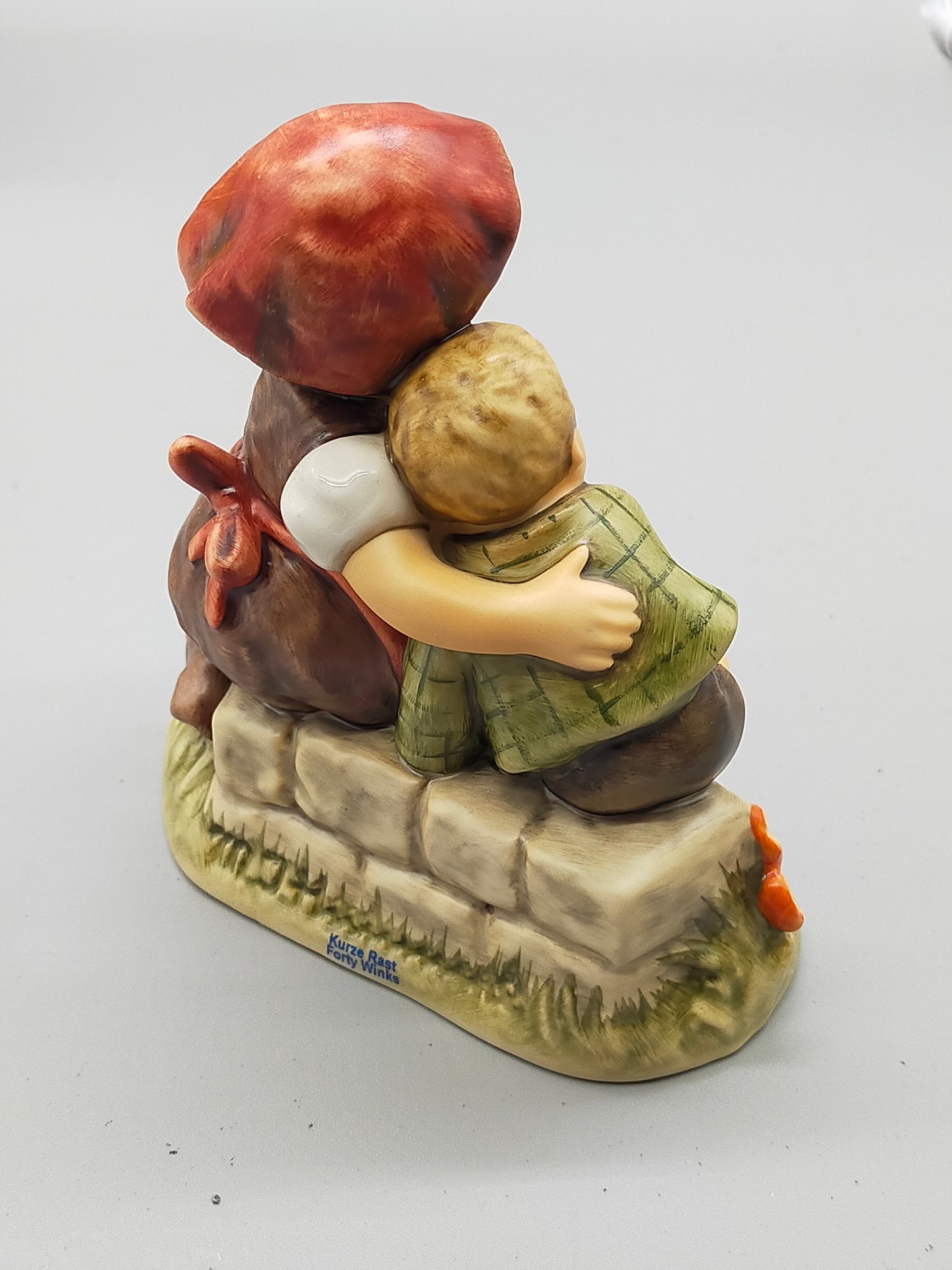 Goebel Hummel Figur "Kurze Rast / Forty Winks" – Mit OVP und Zertifikat