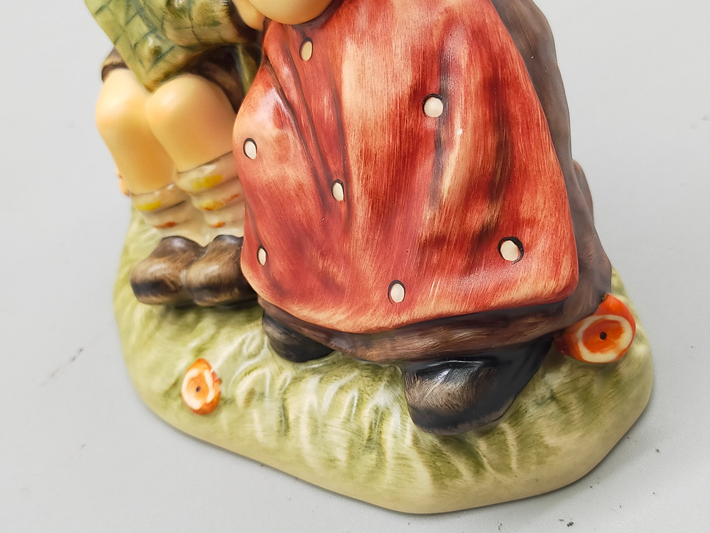 Goebel Hummel Figur "Kurze Rast / Forty Winks" – Mit OVP und Zertifikat