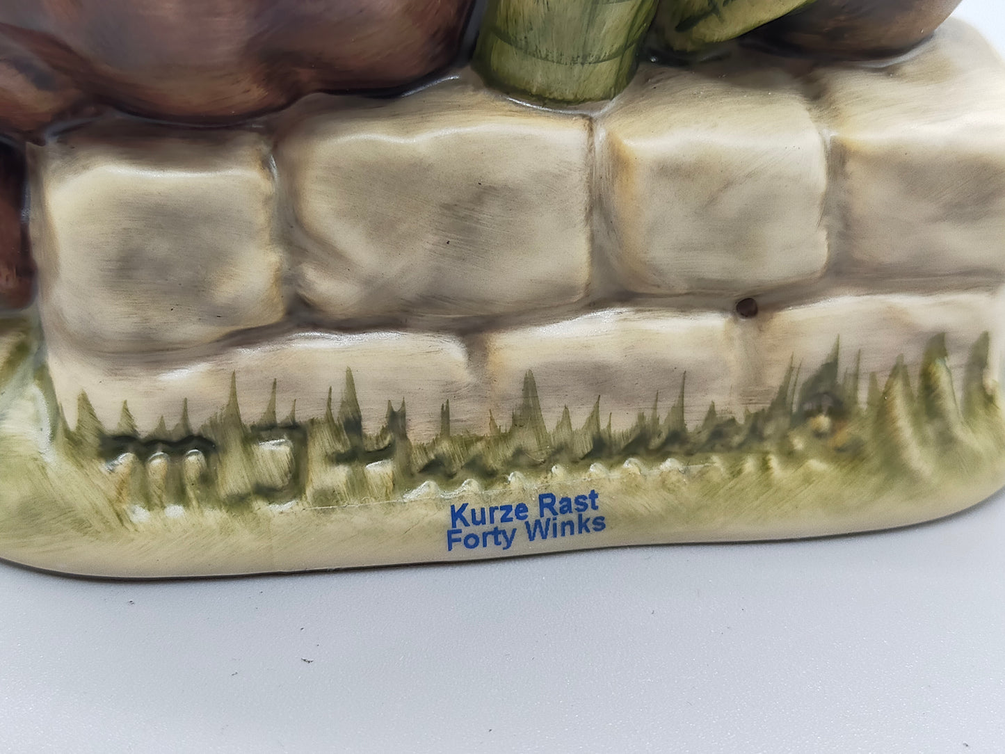 Goebel Hummel Figur "Kurze Rast / Forty Winks" – Mit OVP und Zertifikat
