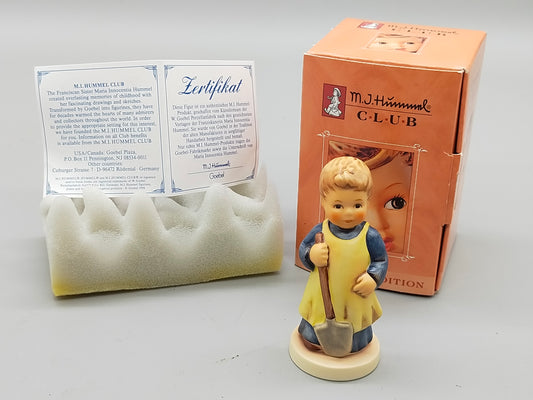 Goebel Hummel Figur "Garden Treasures" – Mit Original Verpackung und Zertifikat