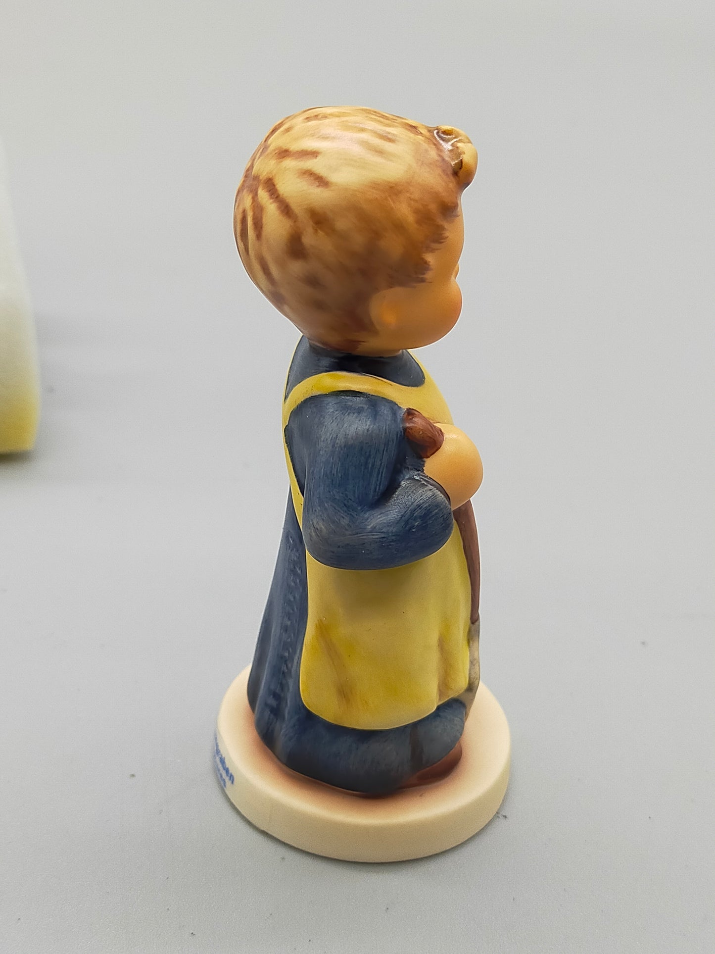 Goebel Hummel Figur "Garden Treasures" – Mit Original Verpackung und Zertifikat