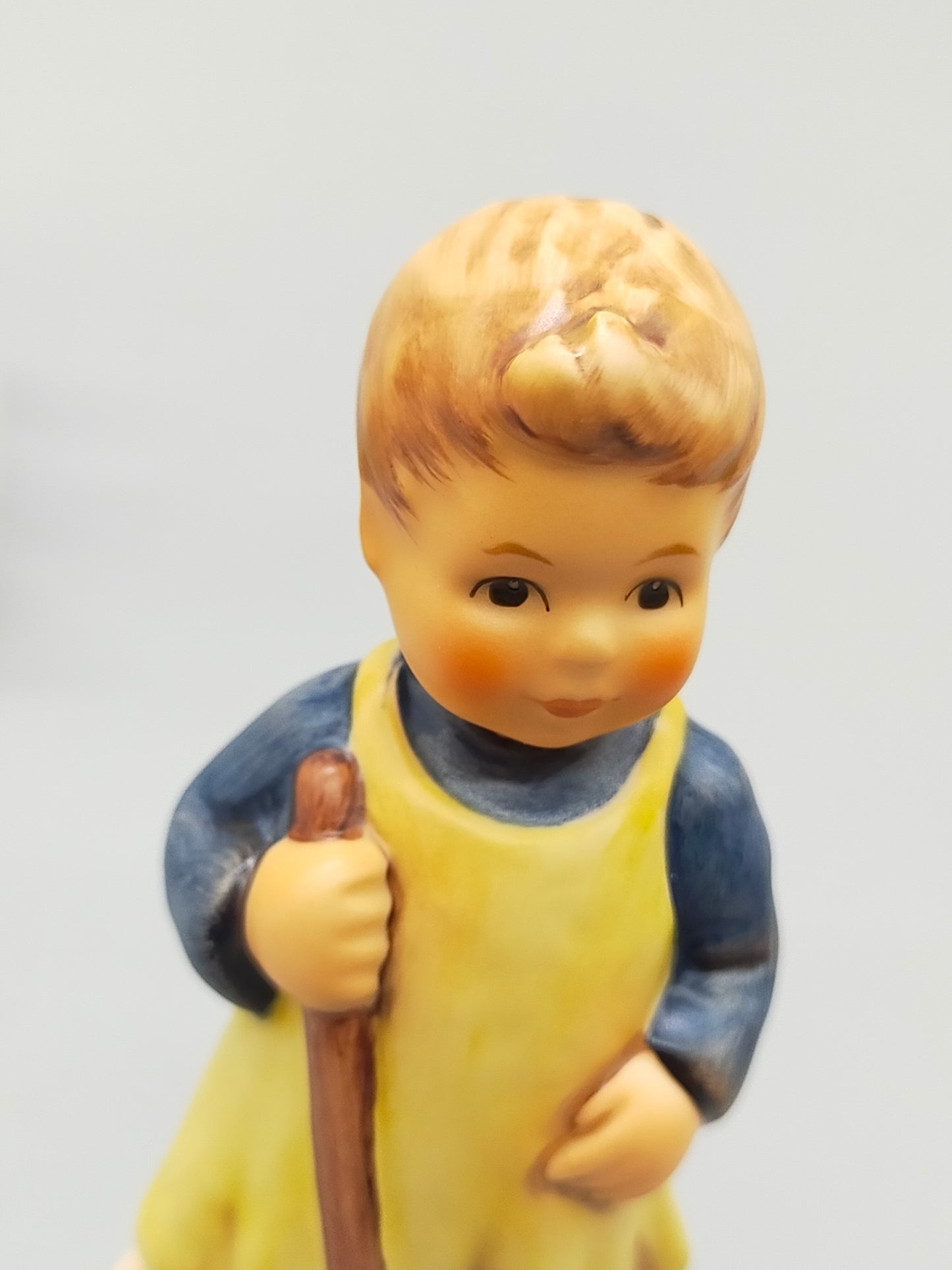 Goebel Hummel Figur "Garden Treasures" – Mit Original Verpackung und Zertifikat