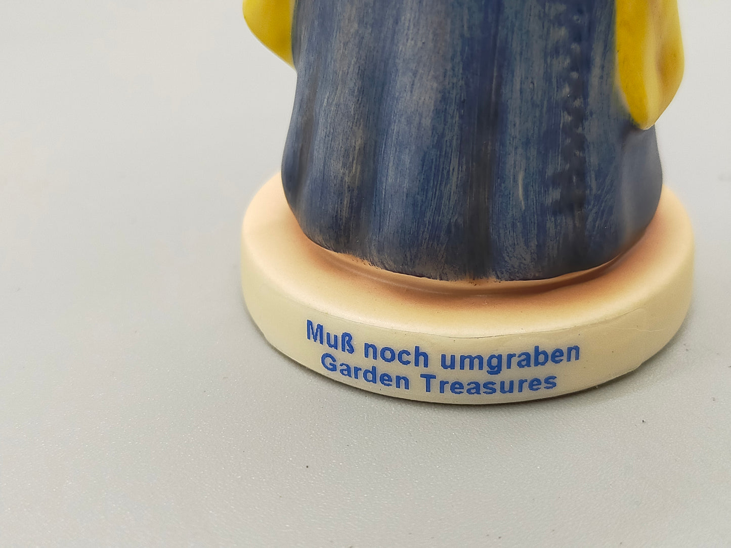 Goebel Hummel Figur "Garden Treasures" – Mit Original Verpackung und Zertifikat