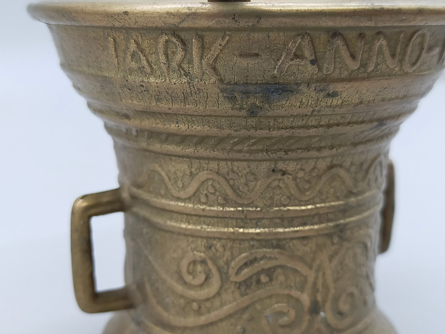 Antiker NEIT Verwini - Messing Mörser mit Pistill – Historisches Design - 1590