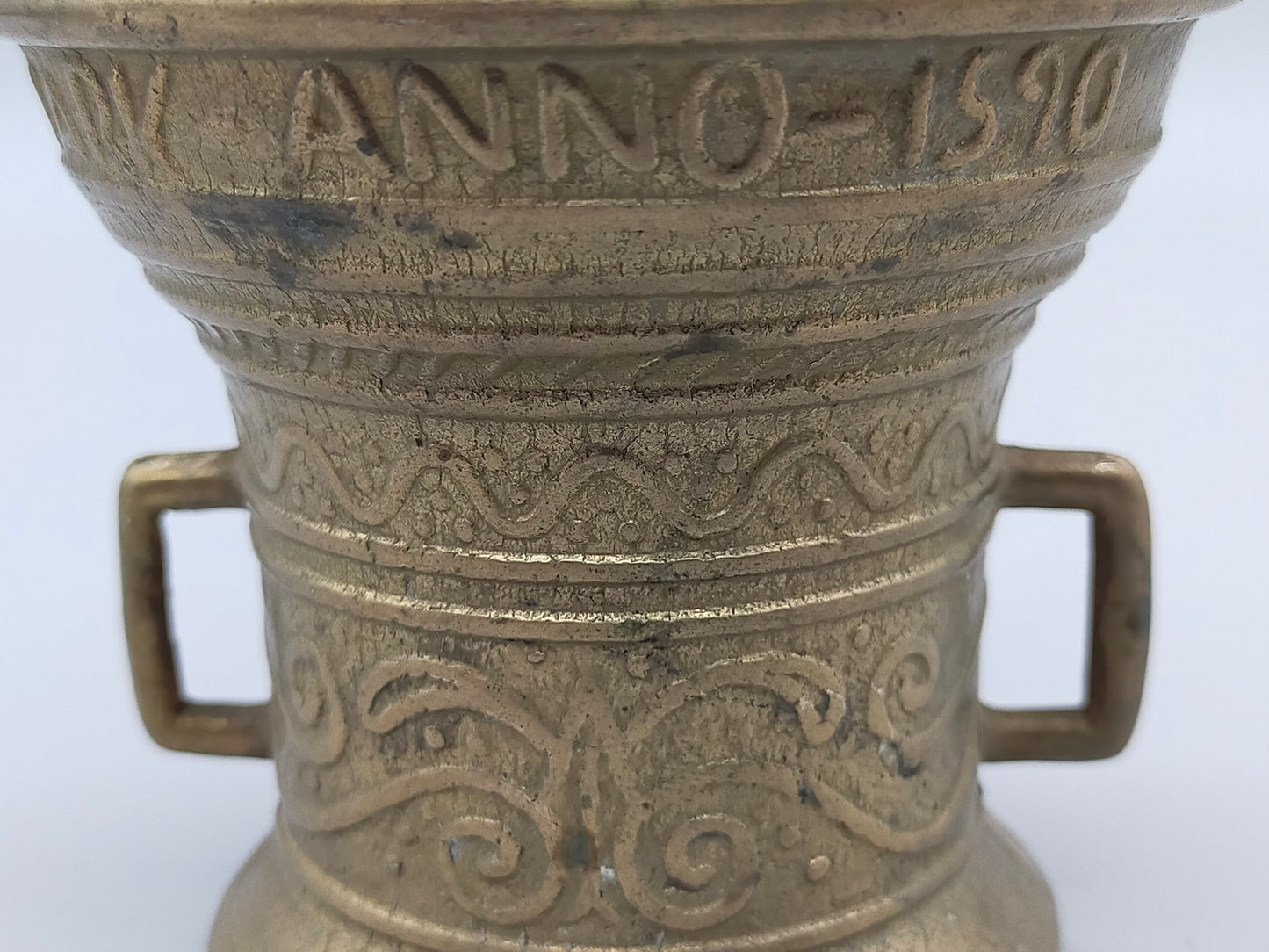 Antiker NEIT Verwini - Messing Mörser mit Pistill – Historisches Design - 1590