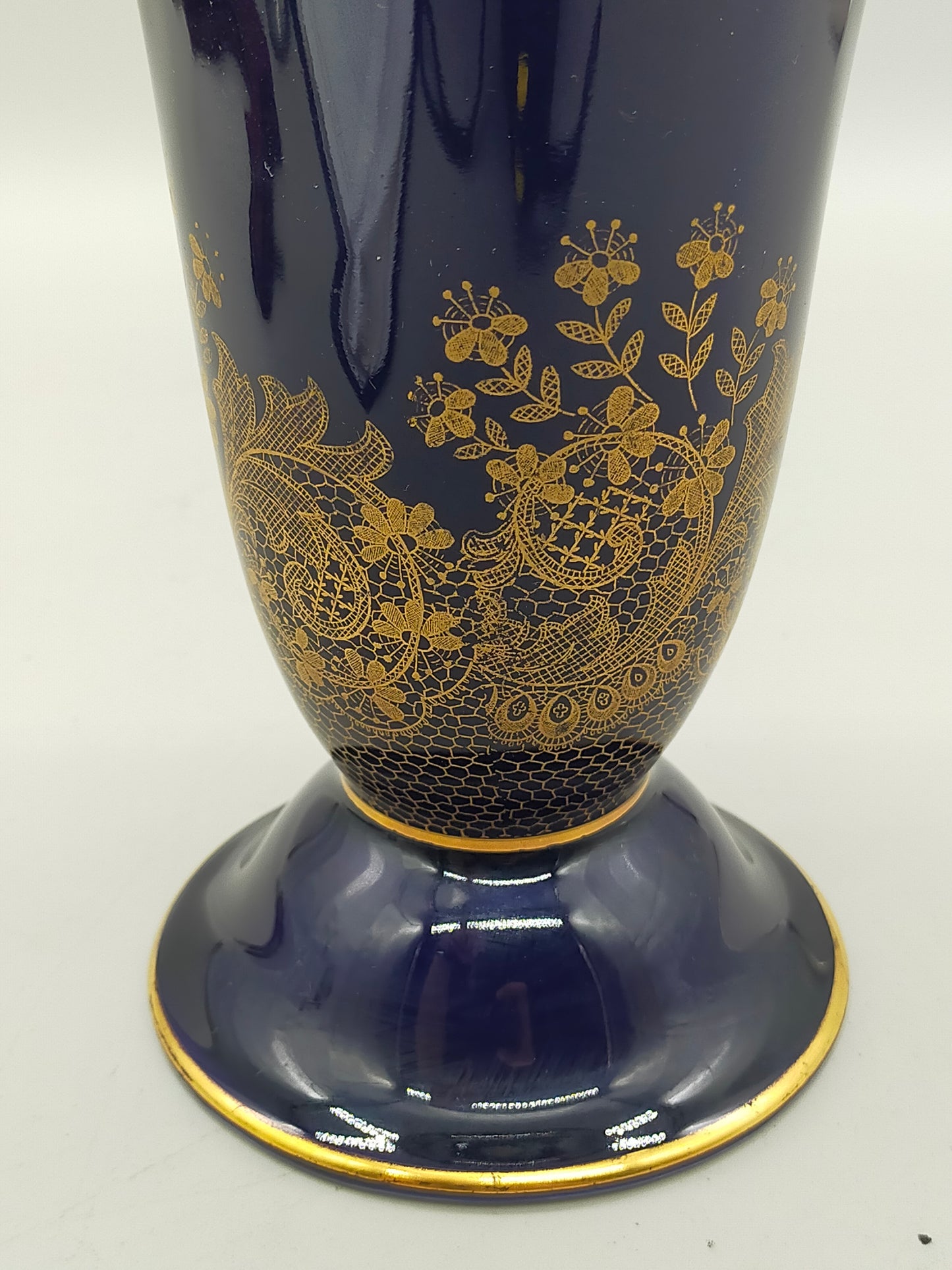 Lindner Kueps Bavaria Echt Cobalt Vase – Goldene Spitze & Blumendekor