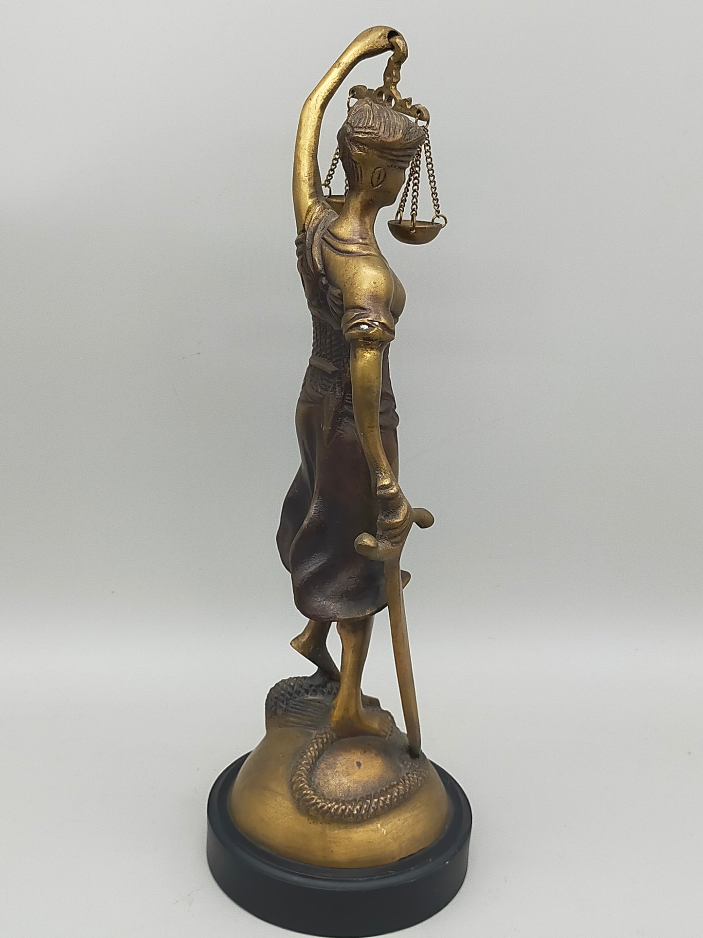 Justitia Statue Messing Figur – Symbol der Gerechtigkeit
