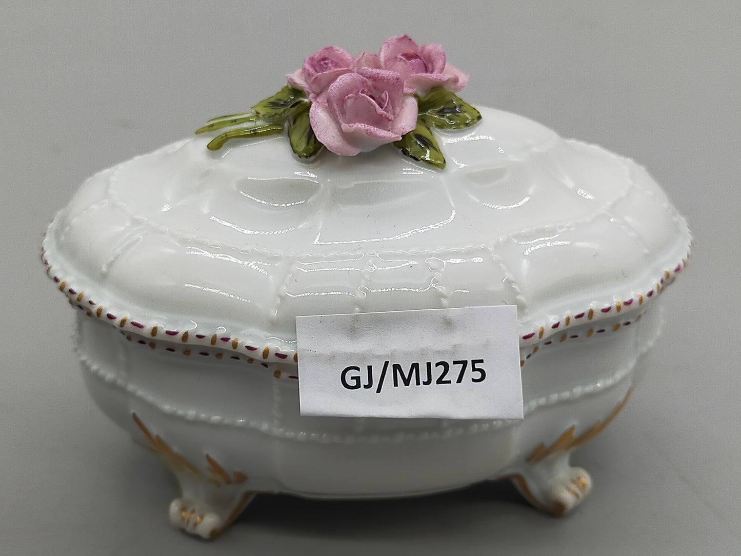 Ludwigsburg Porzellan Dose – Antike Prunkdose mit Rosen-Relief