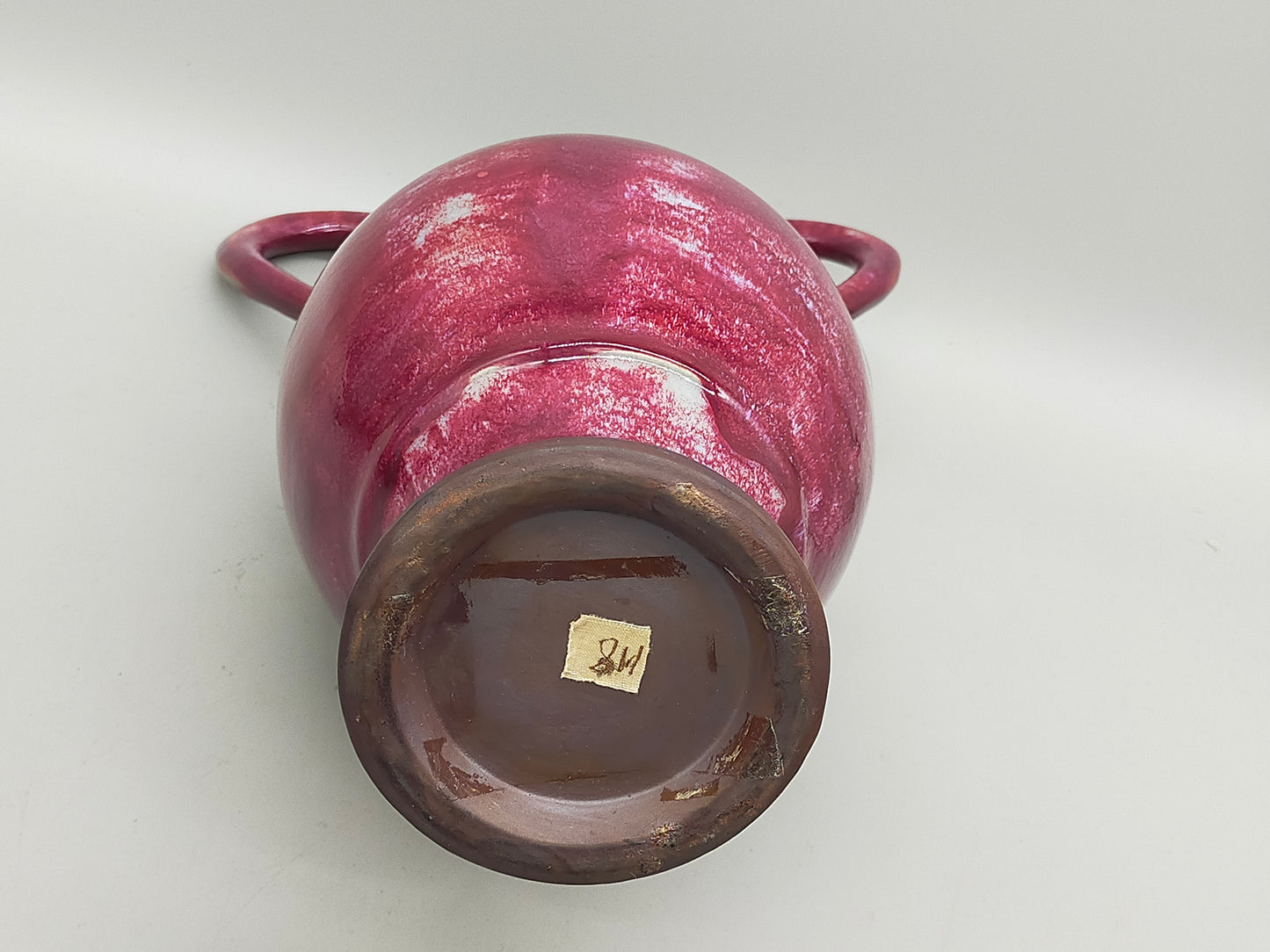 Antike Drachen-Vase in Purpurrot – Chinesischer Stil mit Doppelgriff