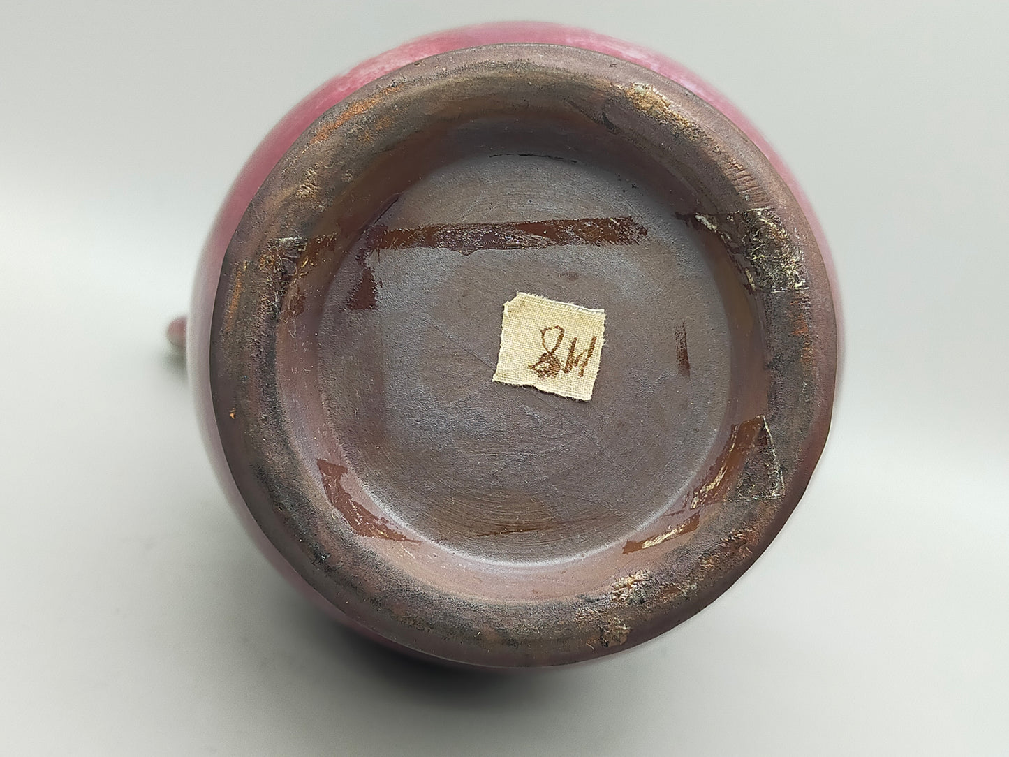 Antike Drachen-Vase in Purpurrot – Chinesischer Stil mit Doppelgriff
