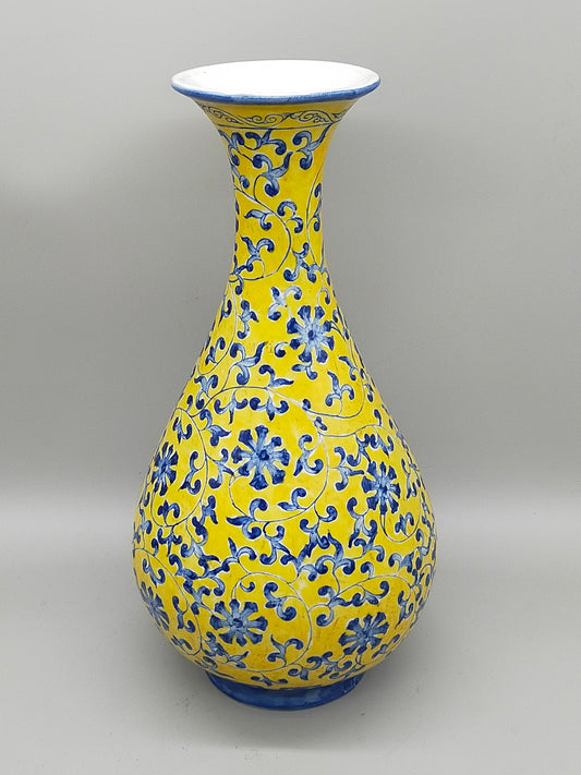 Prachtvolle Chinesische Porzellan Vase – Gelb mit Blauem Blumen Dekor