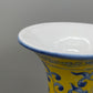 Prachtvolle Chinesische Porzellan Vase – Gelb mit Blauem Blumen Dekor