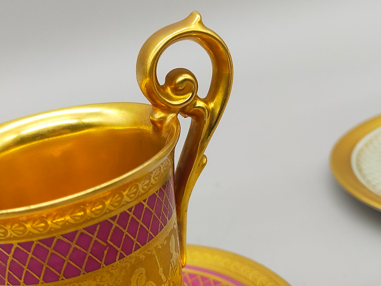 Prunkvolles 4er Set Espresso Tassen mit Untersetzern – D&W Porzellan