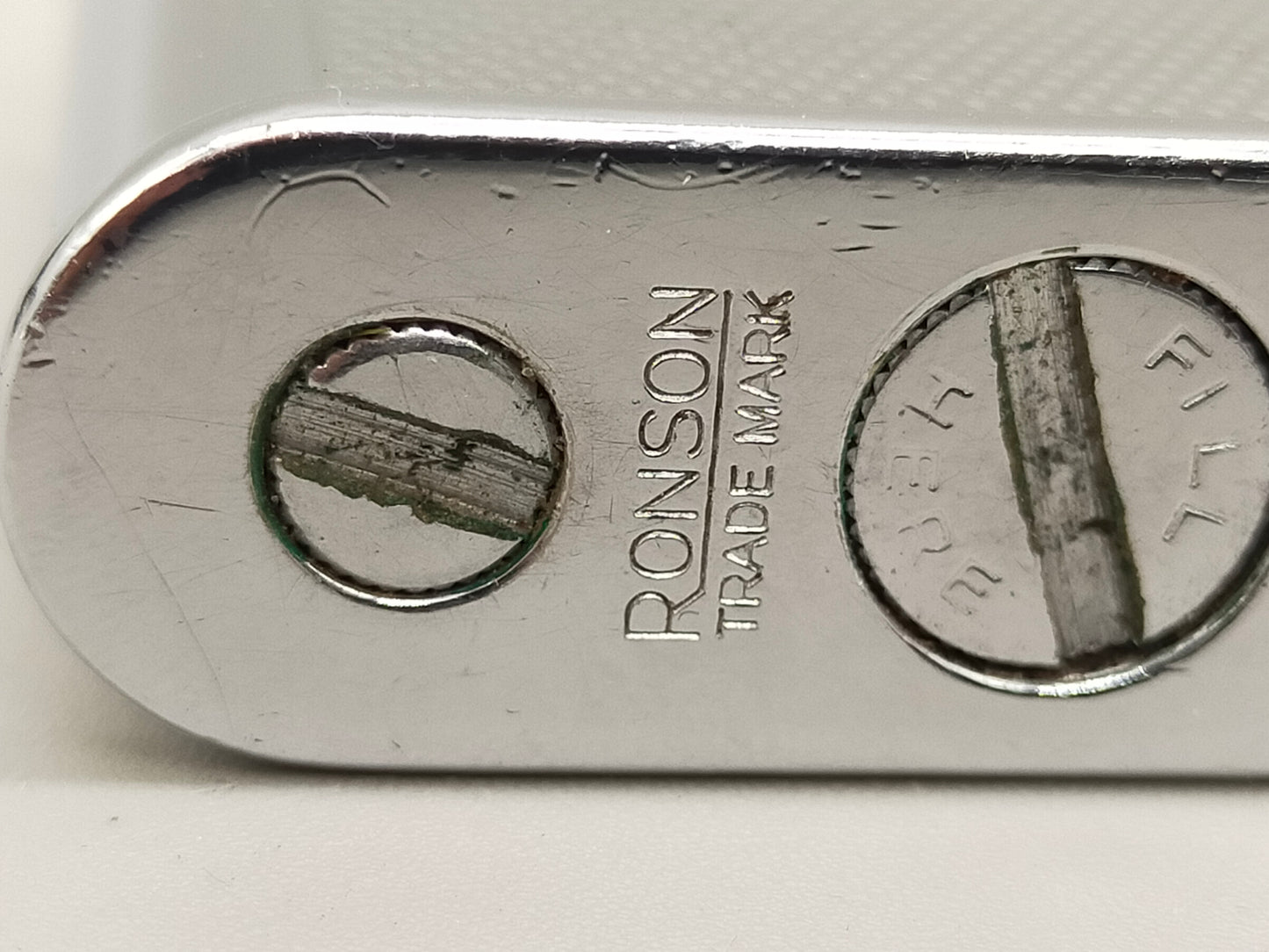 Vintage Ronson Whirlwind Feuerzeug – Klassik mit Lederetui