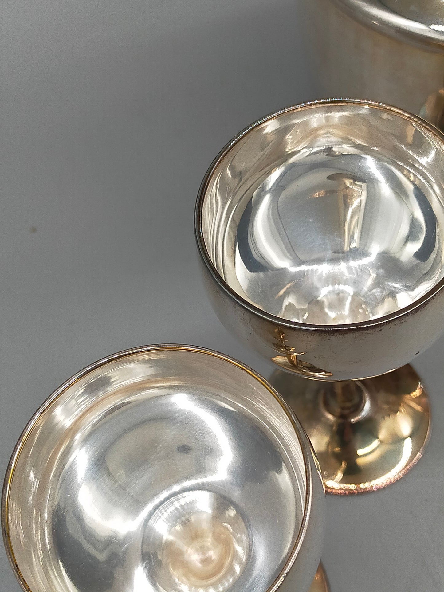 Edles Versilbertes Set: Großer Krug & 6 Kelche – Vintage Charme