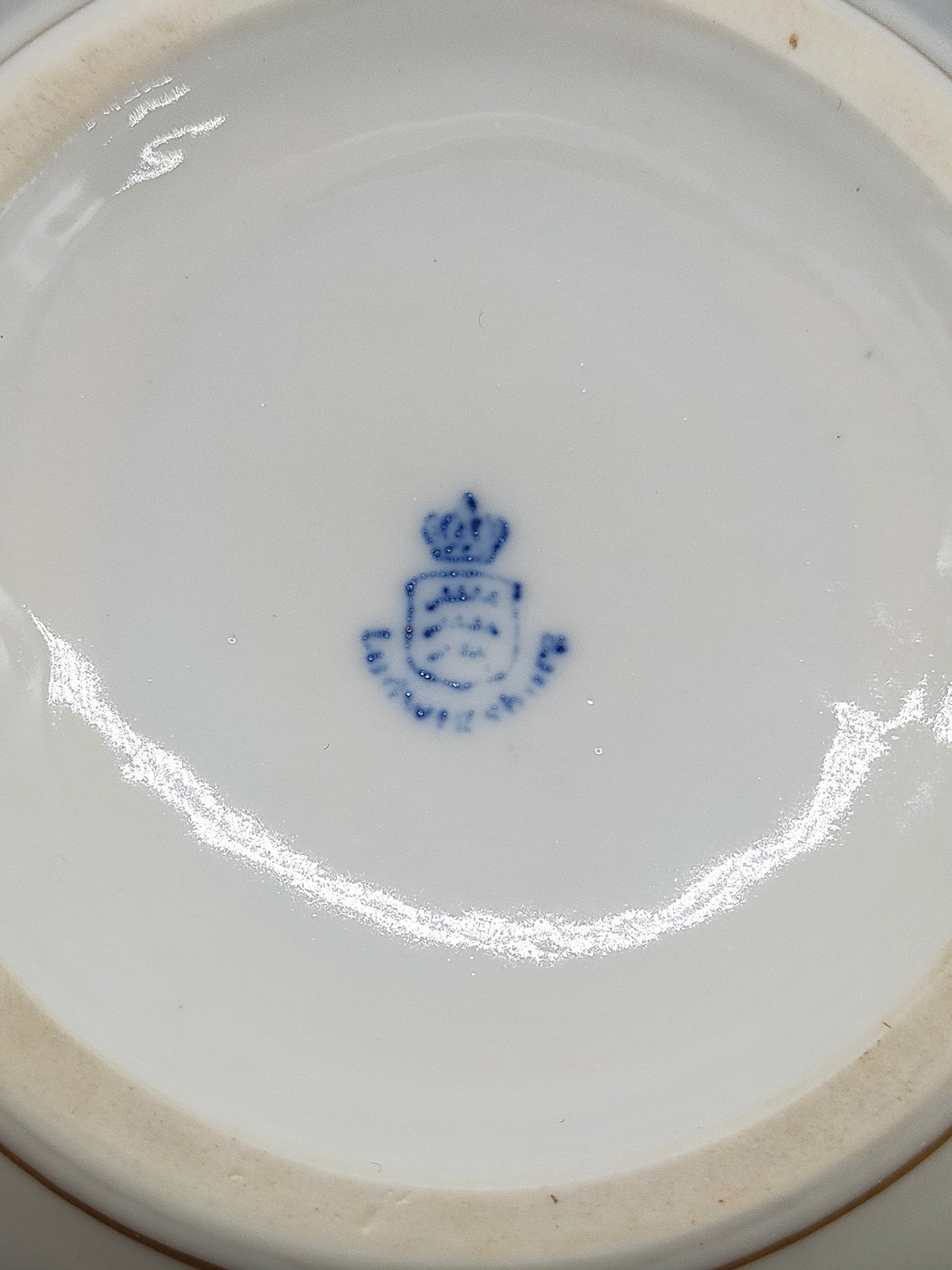 Edle Ludwigsburg Porzellan Vase – Florales Dekor & Goldrand