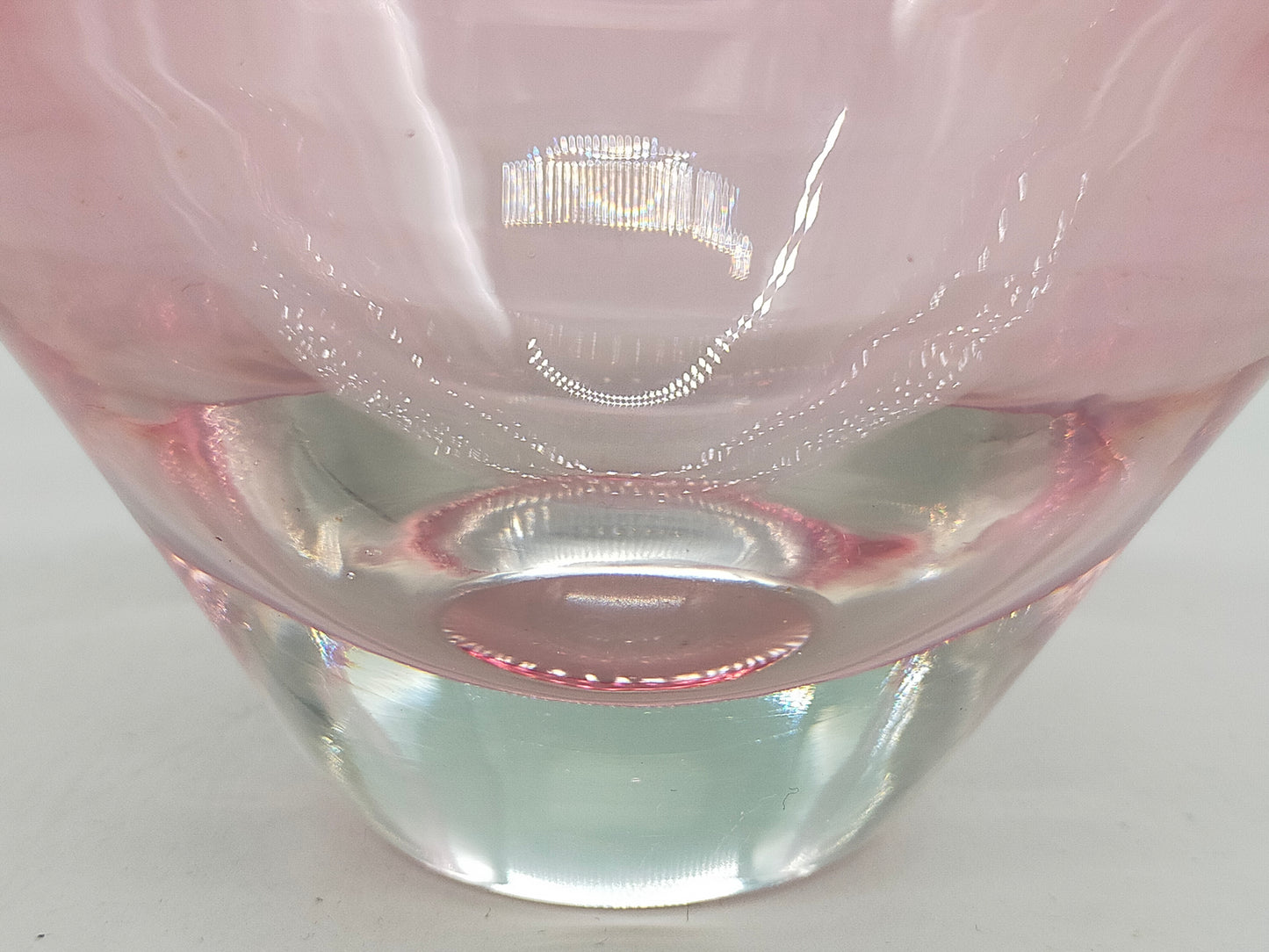 Elegante Murano Glas Schale – Kunstvolle Glasarbeit in Rosa und Weiß