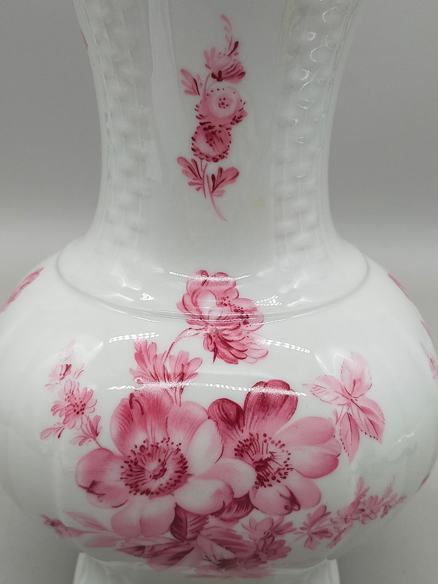 Prachtvolle Bareuther Waldsassen Vase – Florales Dekor in Rosa & Goldrand