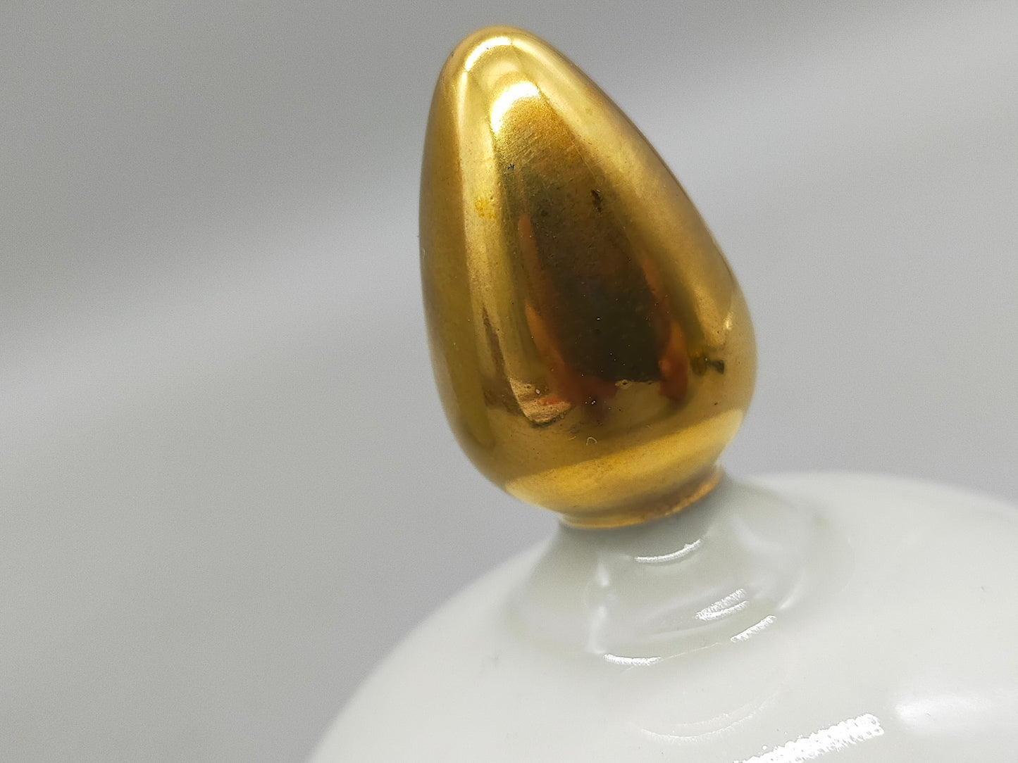 Edle Royal KM Deckelvase Porzellan – Klassisches Design mit Goldrand