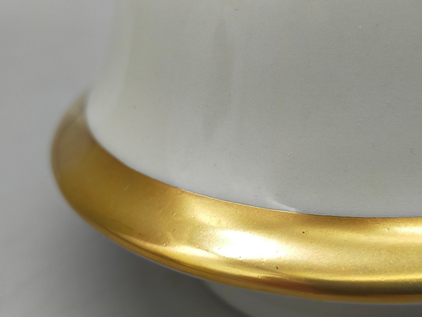 Edle Royal KM Deckelvase Porzellan – Klassisches Design mit Goldrand