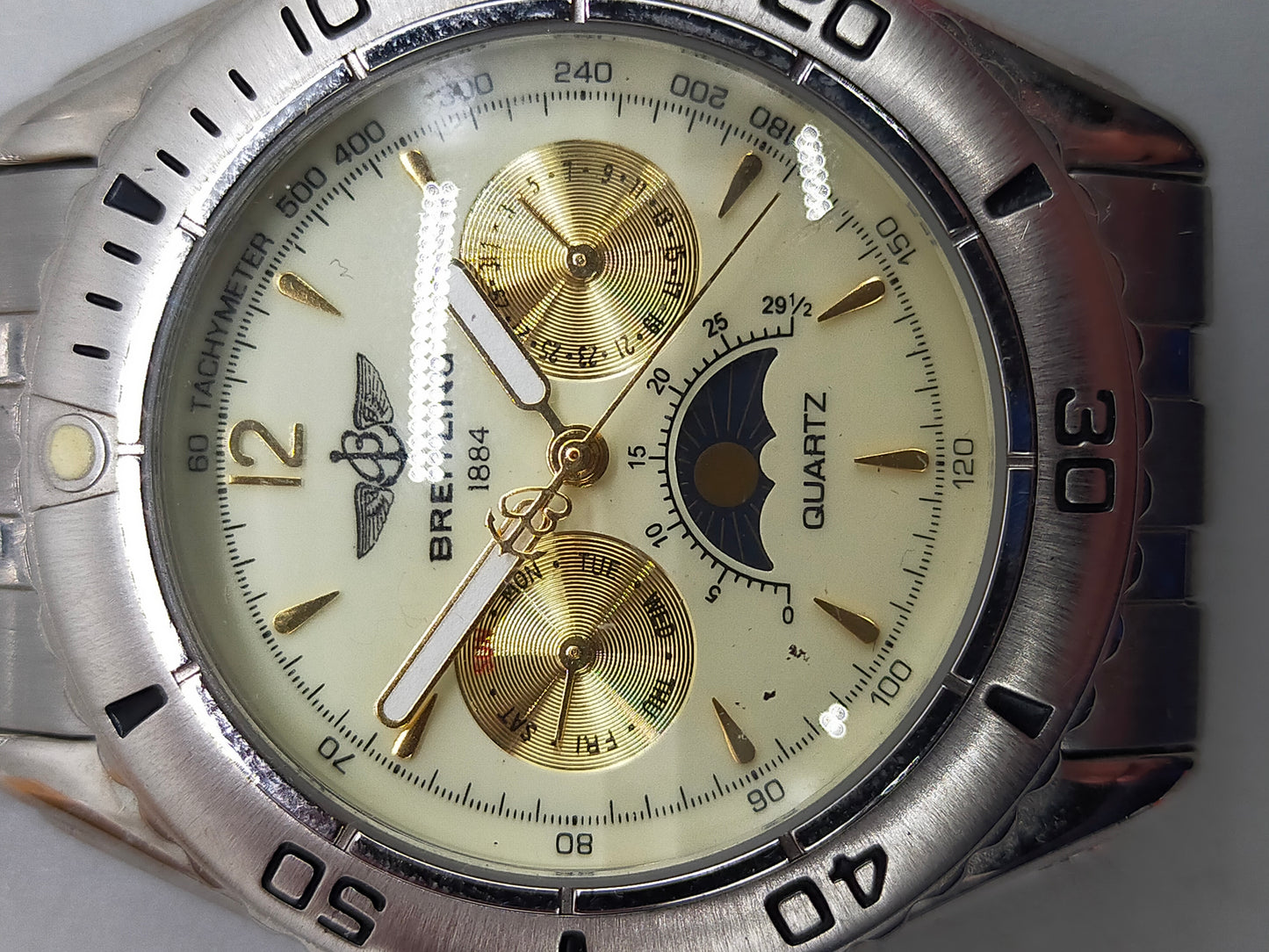 Edle Breitling Herren Uhr – Sportliches Design mit Mondphase